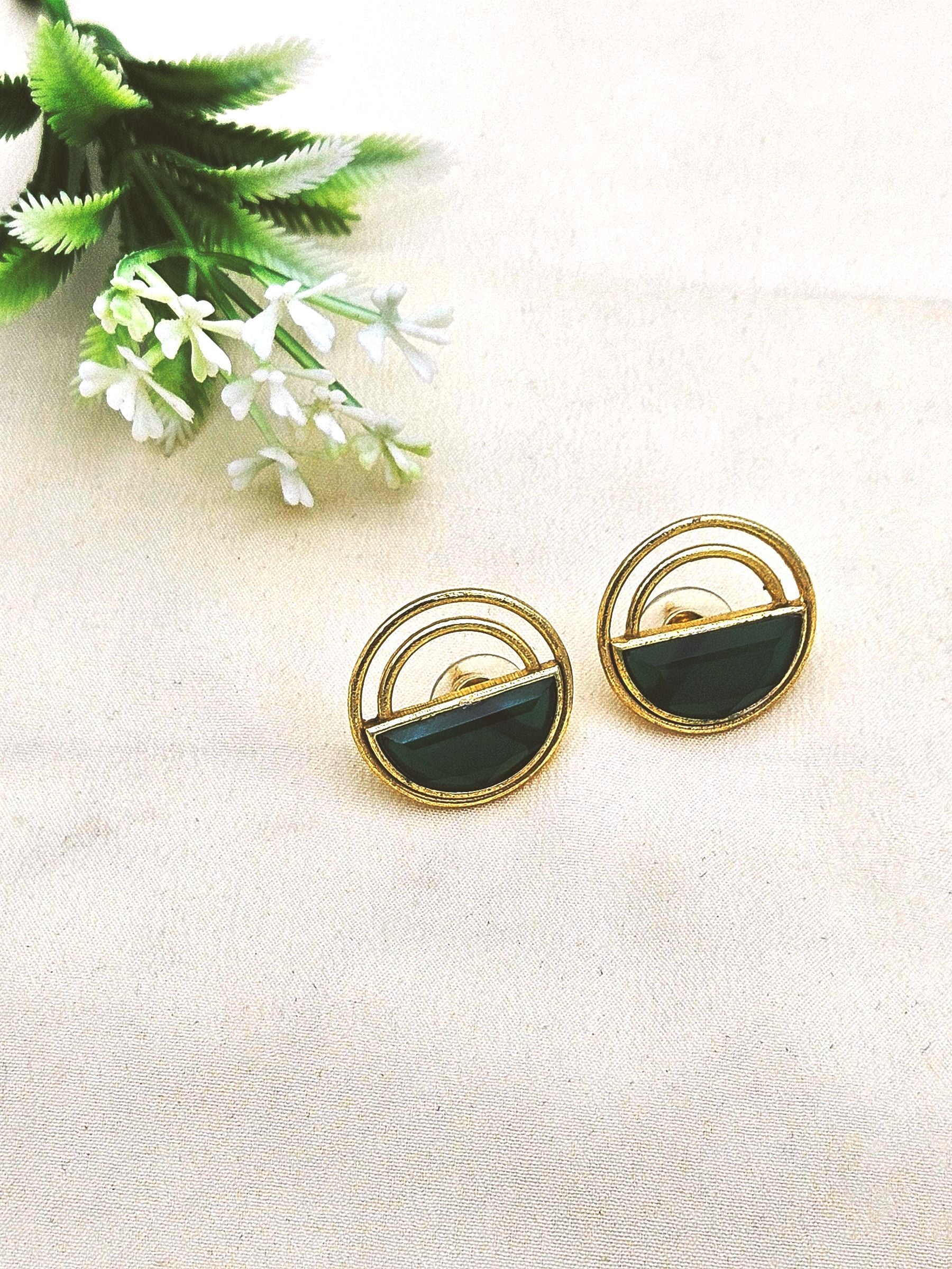 Fine Artistic Gold plated Semi Precious Stone Chips amazing designer Light Weight Earrings