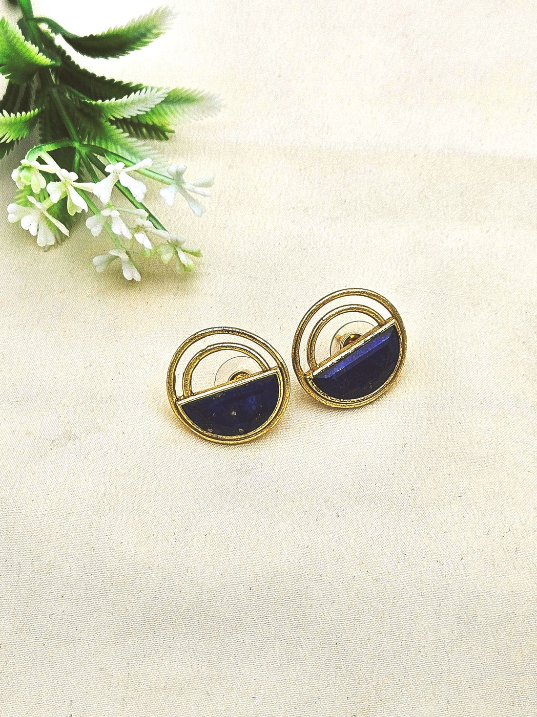 Fine Artistic Gold plated Semi Precious Stone Chips amazing designer Light Weight Earrings