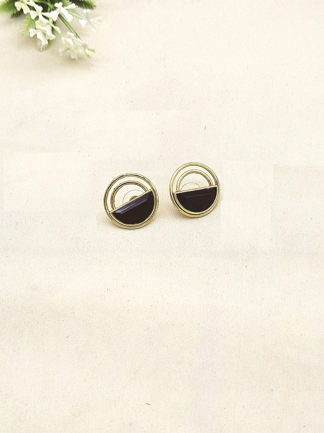 Fine Artistic Gold plated Semi Precious Stone Chips amazing designer Light Weight Earrings