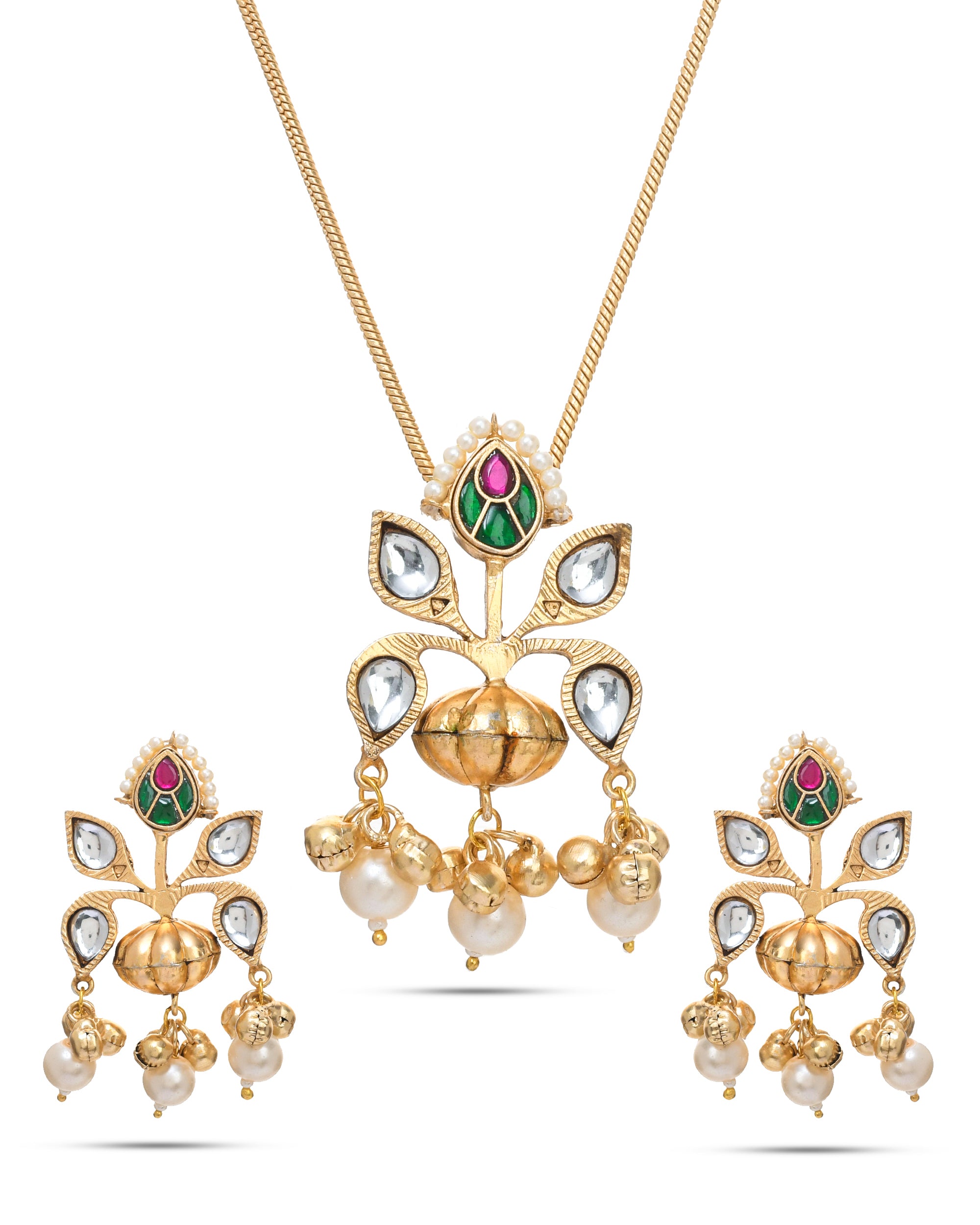 Long antique gold necklace with Kundan-Polky pendant and coordinating earrings – classic ethnic jewelry set
