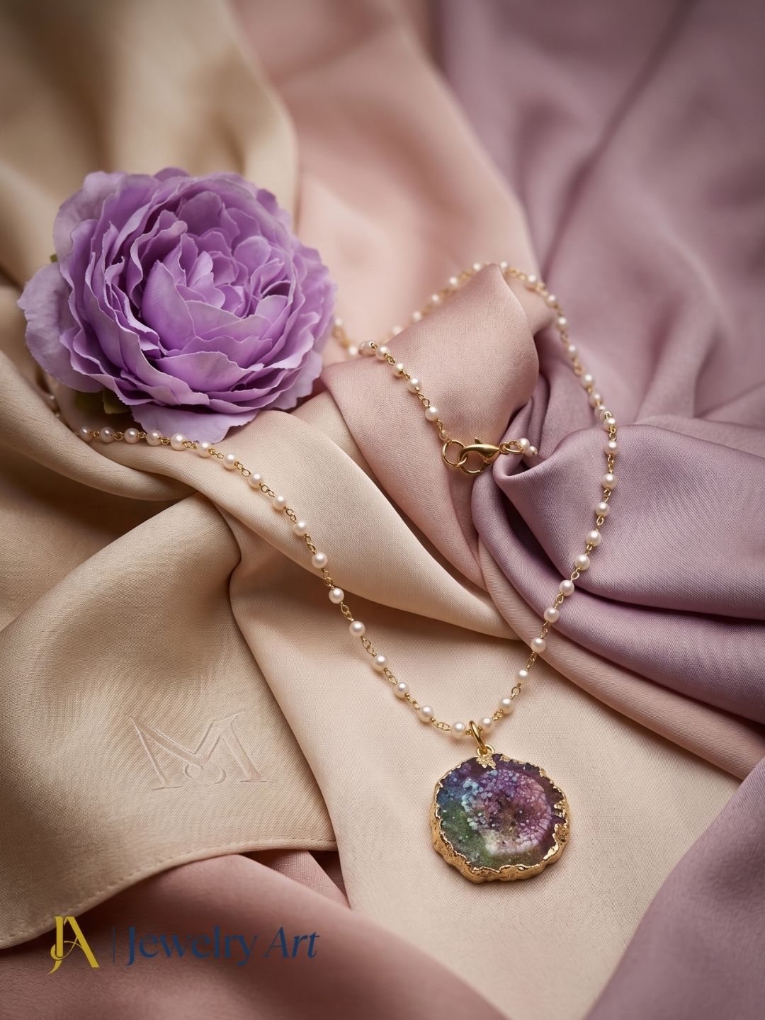 Fashion multicolor solar quartz pendant with pearl gold plated necklace
