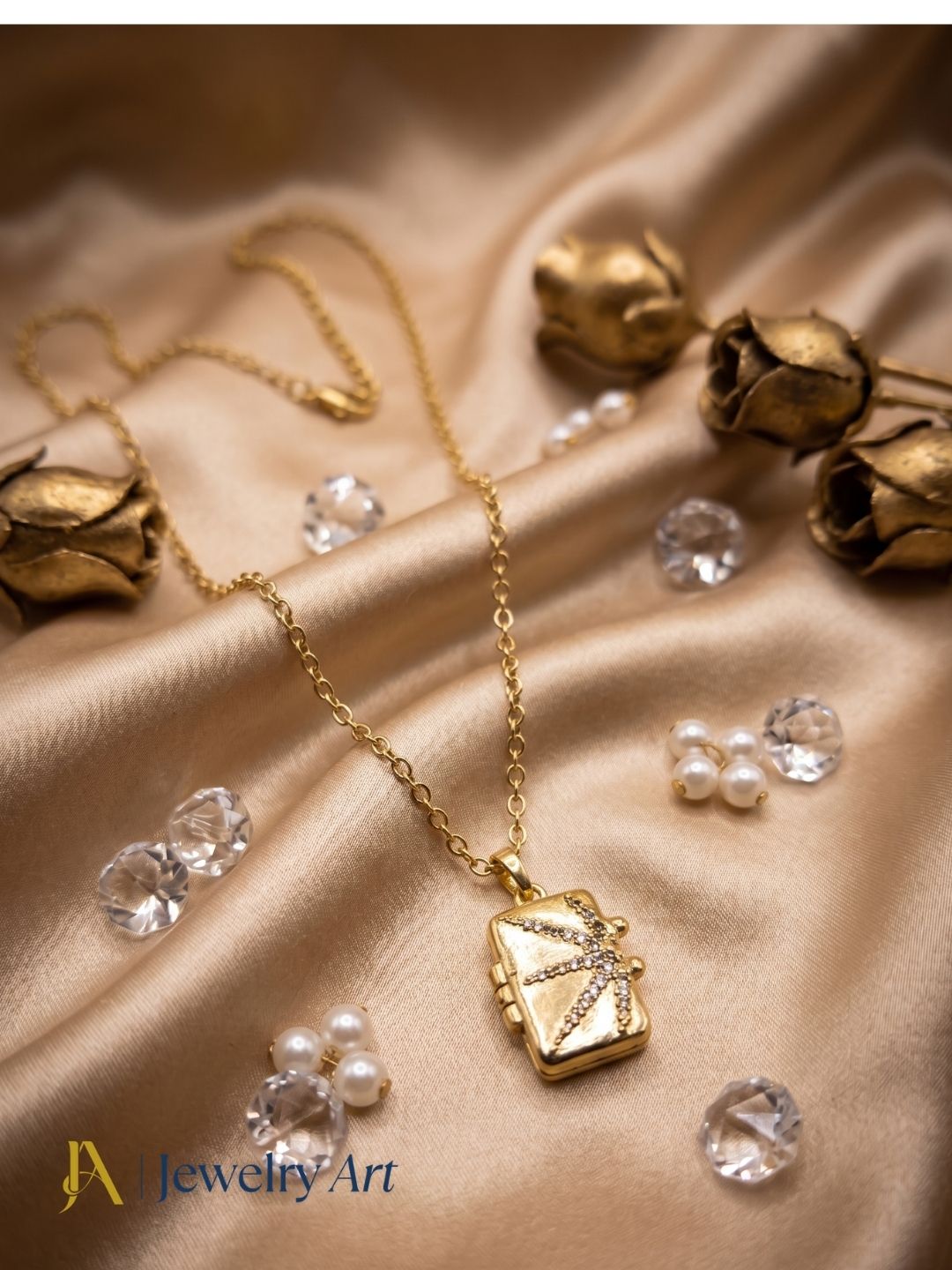 Gold plated AD stone openable box pendant necklace lightweight designer jewelry
