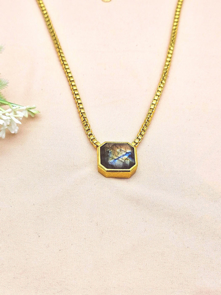 Awesome Gold Plated Labradorite Gem Stone Designer Adjustable Box Chain Pendant