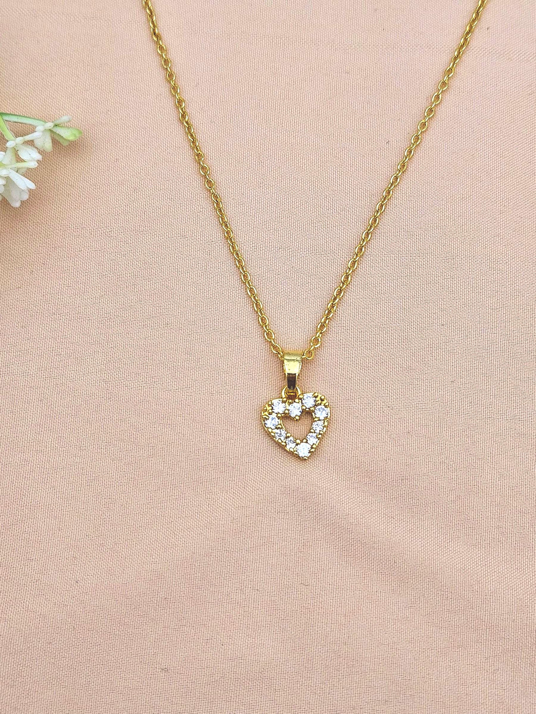 Stunning Gold plated Cubic Zirconia Stone Light weight Heart Shape Chain Pendant