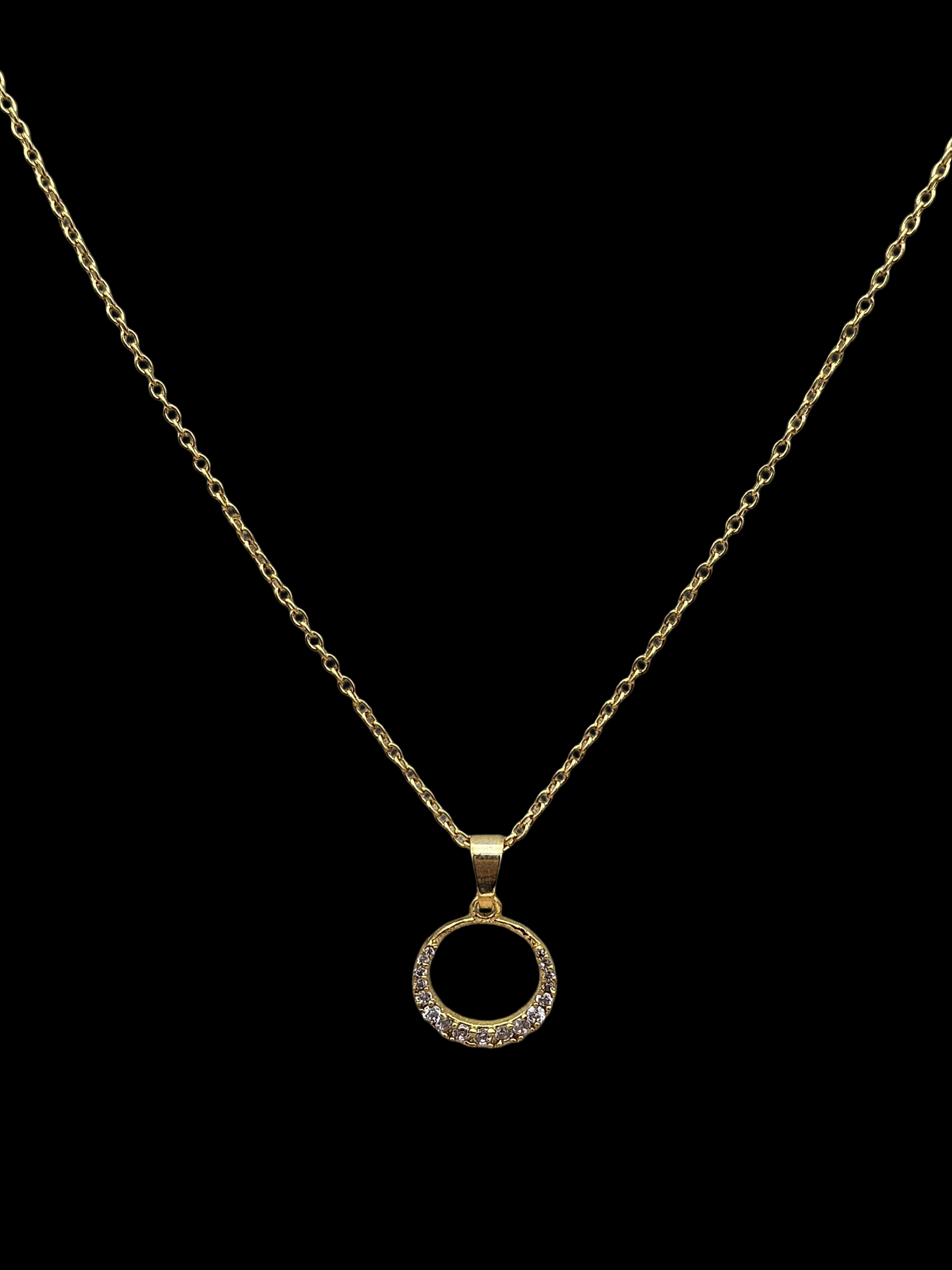 Stunning Gold plated Cubic Zirconia Stone Light weight Round Shape Chain Pendant