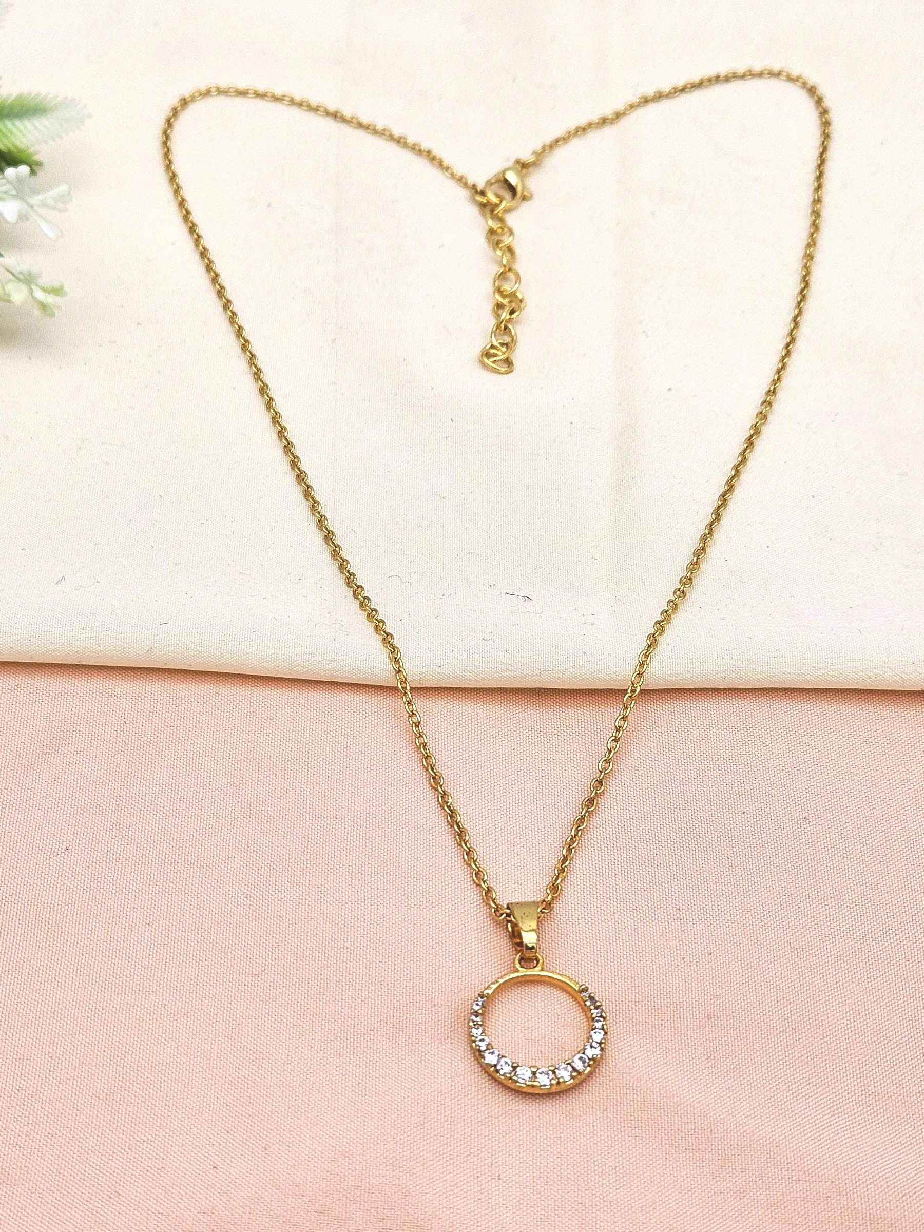 Stunning Gold plated Cubic Zirconia Stone Light weight Round Shape Chain Pendant