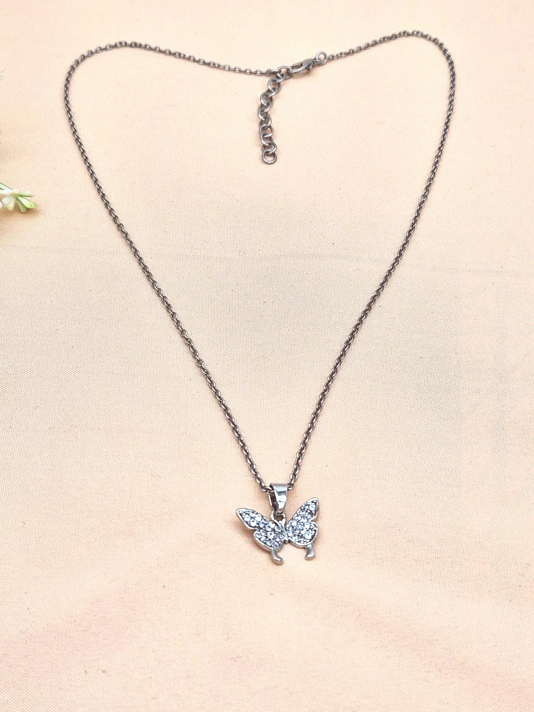 Stunning White Rhodium plated Cubic Zirconia Stone Light weight Round Shape Chain Pendant