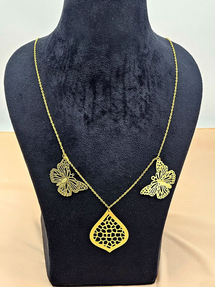 Awesome Handcrafted Gold plated Floral Designer Light weight Chain Pendant Necklace