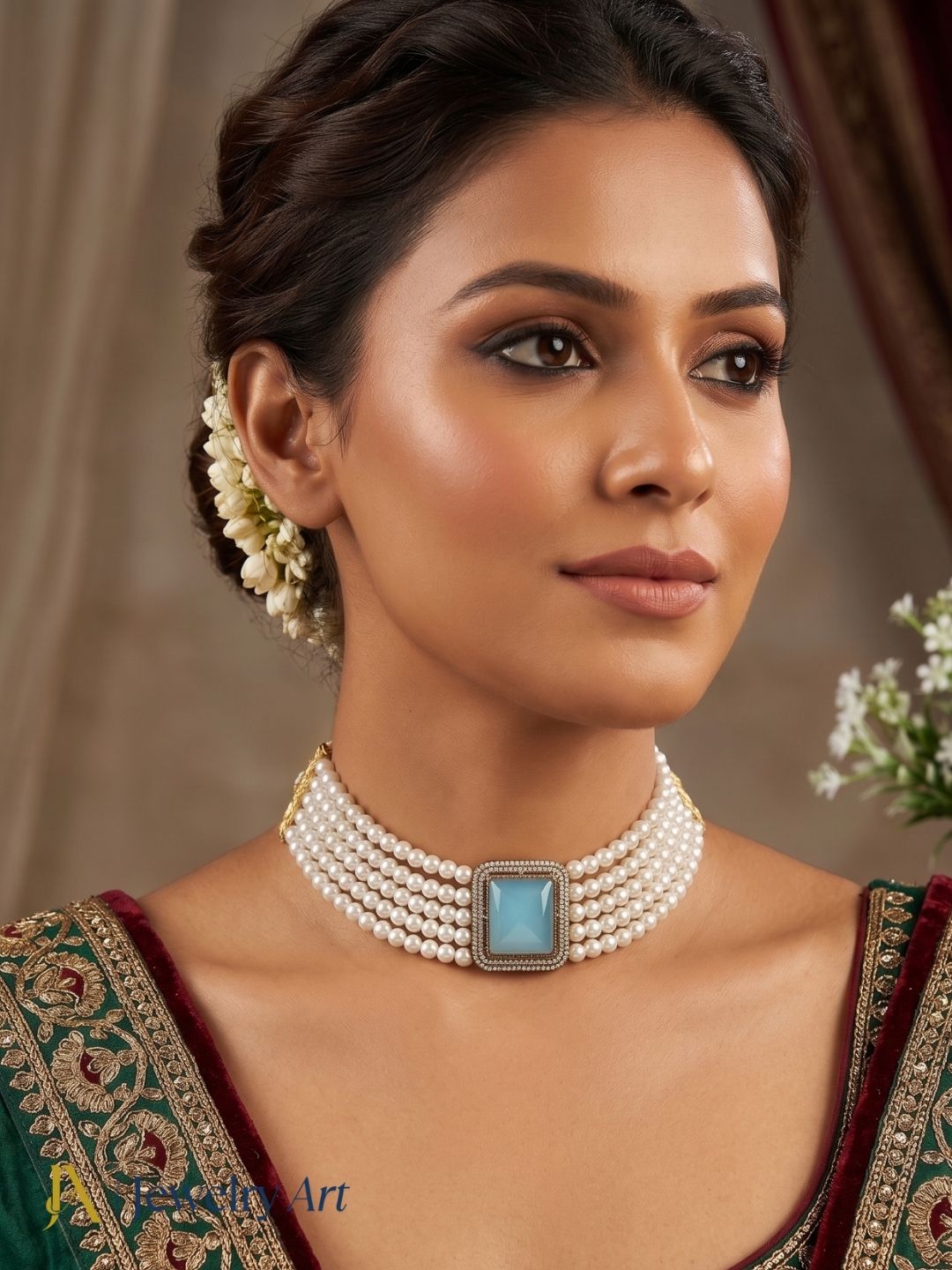 Elegant antique gold choker necklace with AD Monalisa stone and pearl detailing
