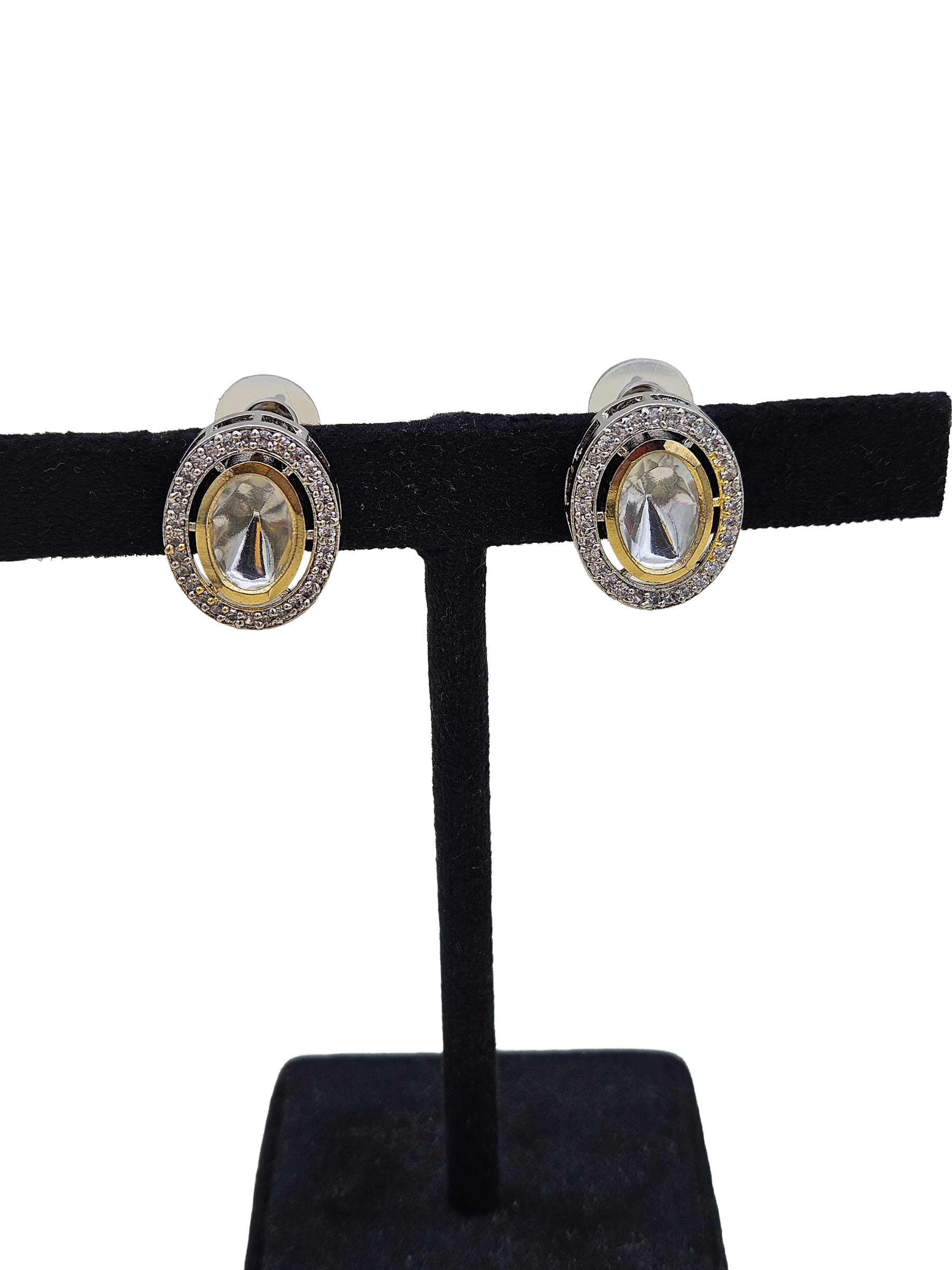 Women’s traditional earrings in antique gold with Polky and pearl detailing
