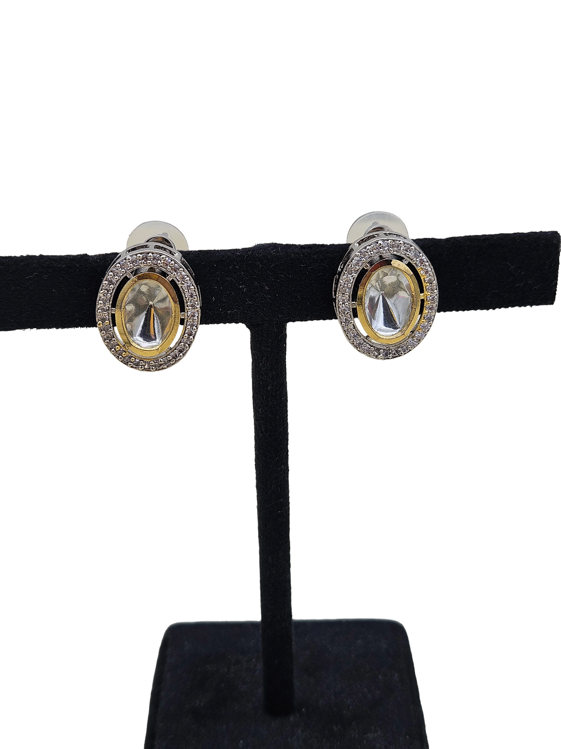 Women’s traditional earrings in antique gold with Polky and pearl detailing
