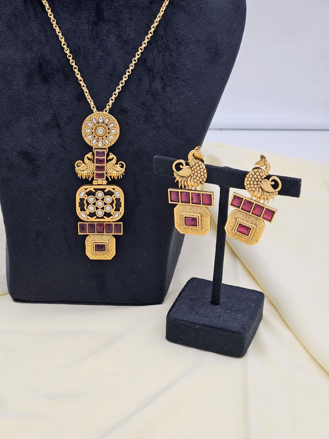 Gorgeous Antique Gold plated Red Beryl-Synthetic Polky Statement Necklace-Earring Set