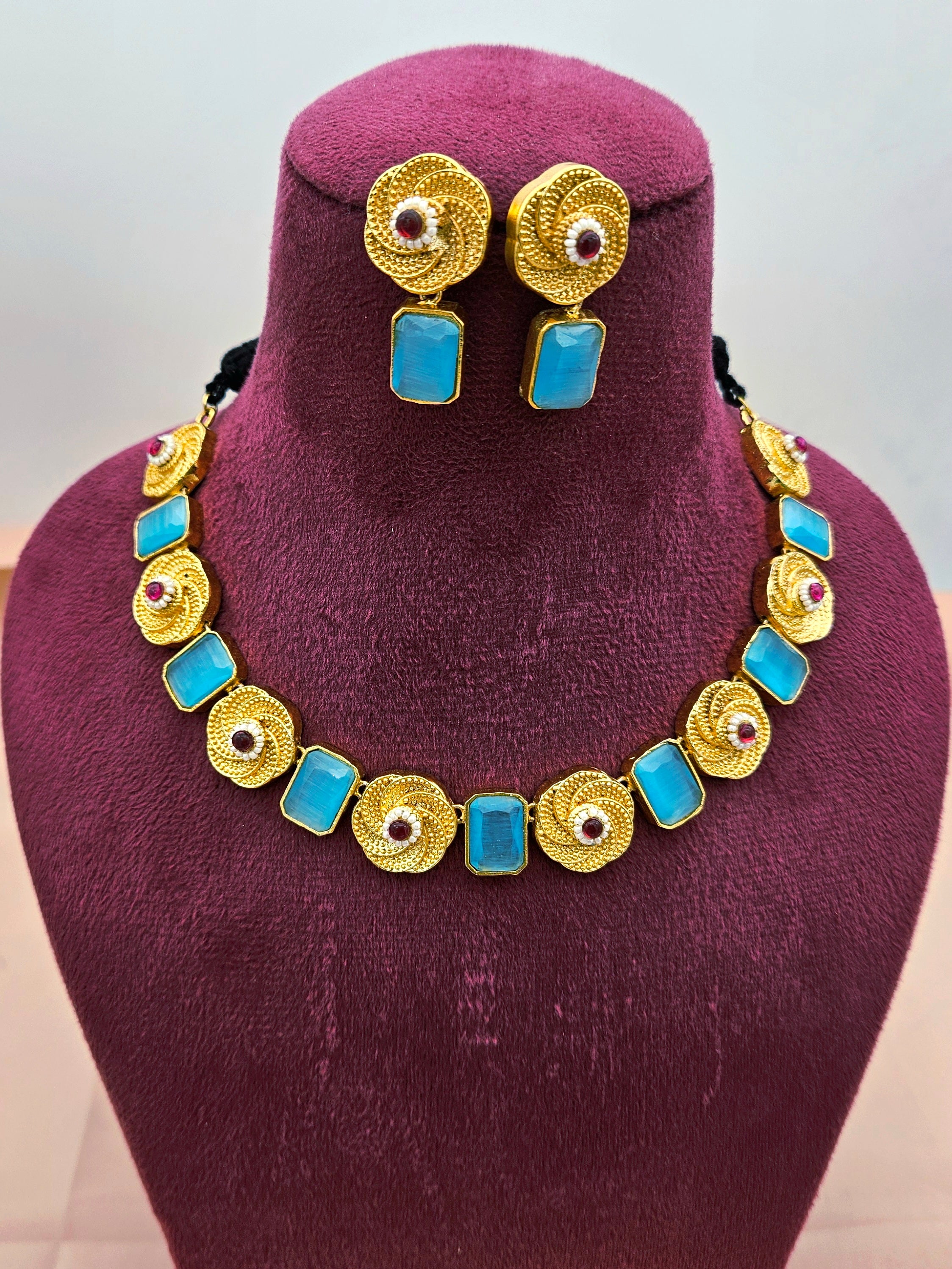 Stunning Antique Gold plated Blue Color Monalisa Stone Color Necklace- Earring Set