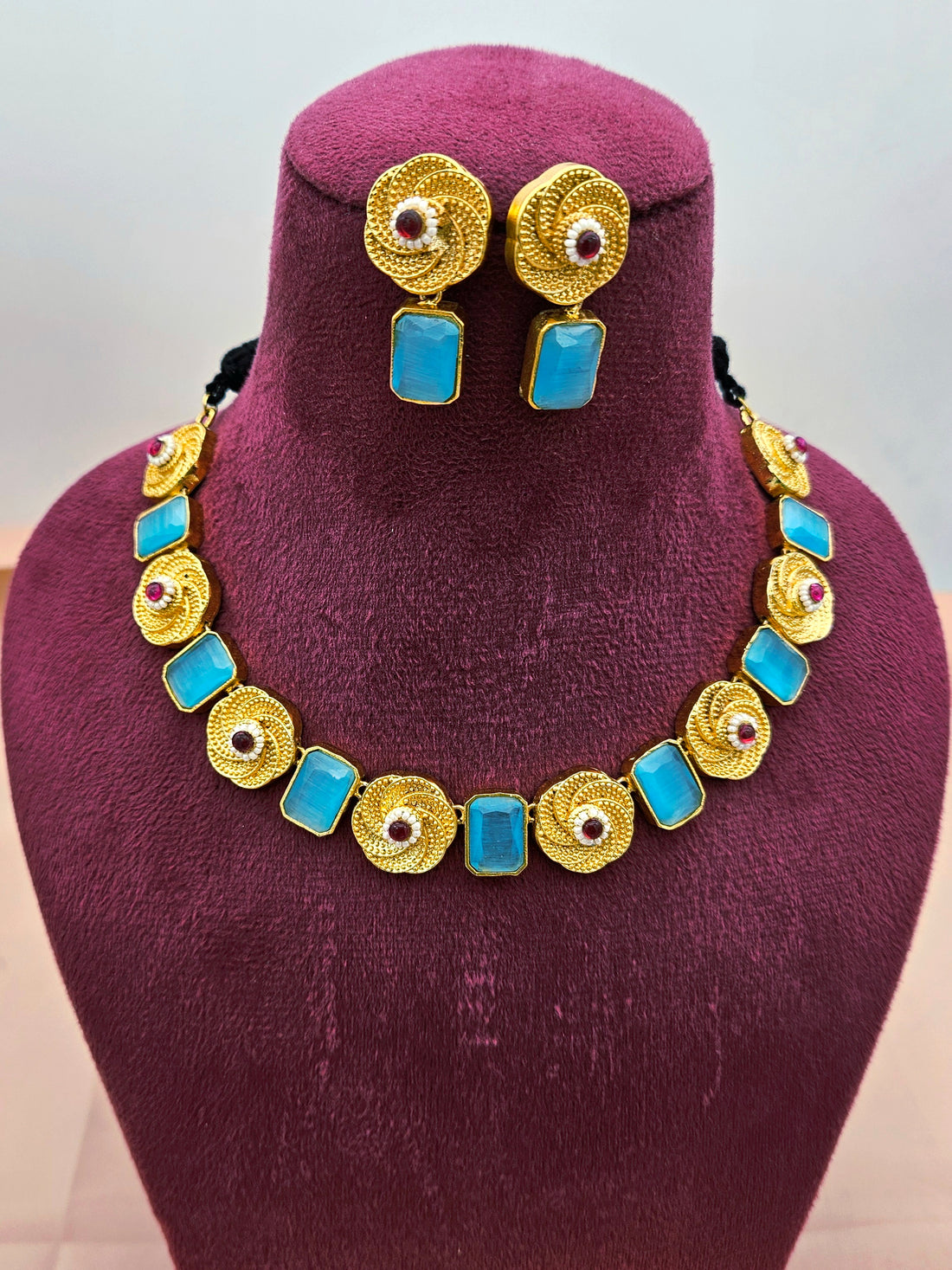 Stunning Antique Gold plated Blue Color Monalisa Stone Color Necklace- Earring Set