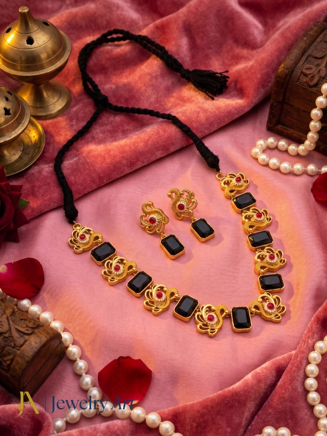 Beautiful handcrafted necklace earrings set with pearl detailing and antique gold finish
