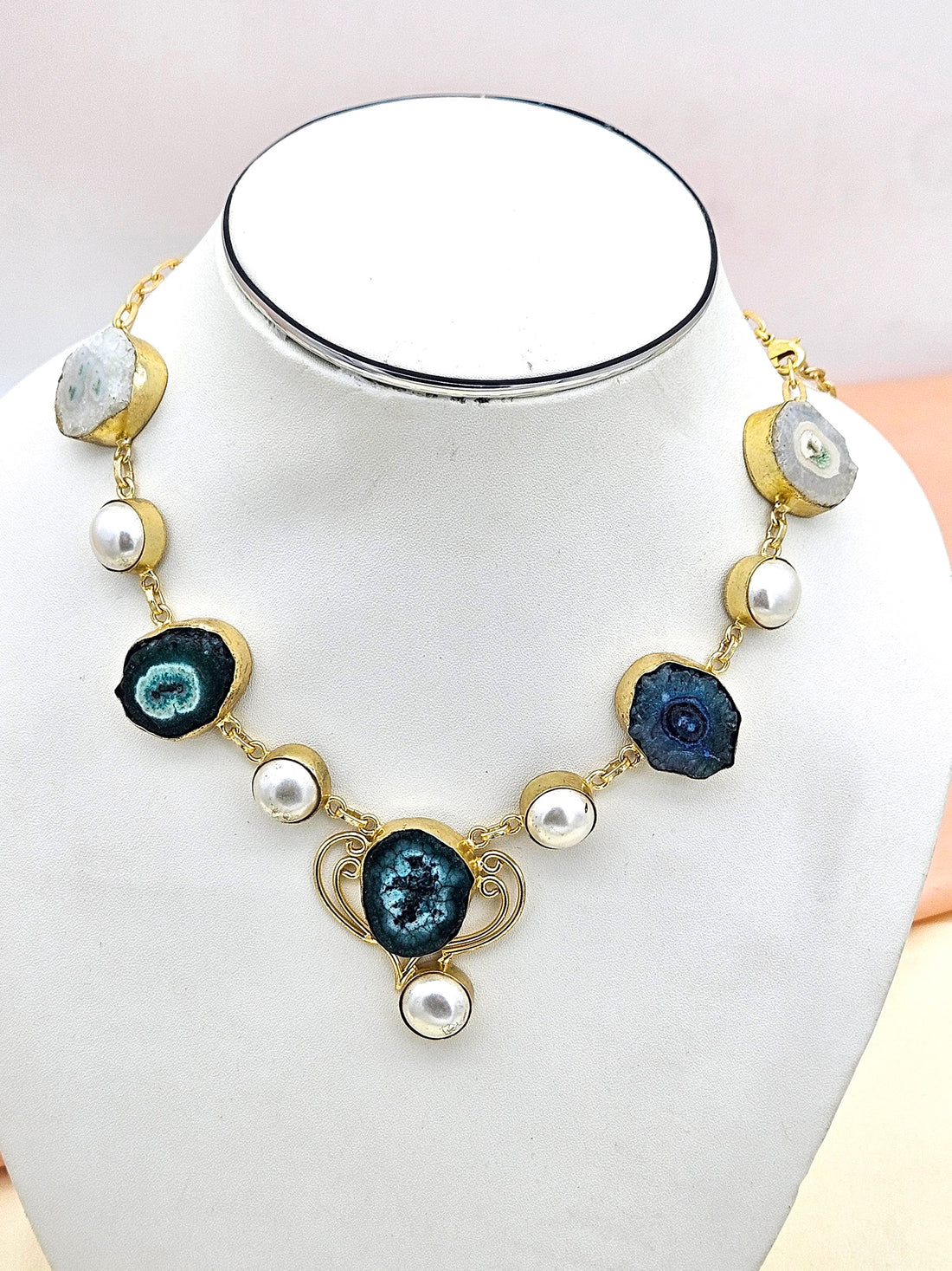 Charming Gold plated Multi Color Solar Quartz-Pearl Light Weight Statement Necklace