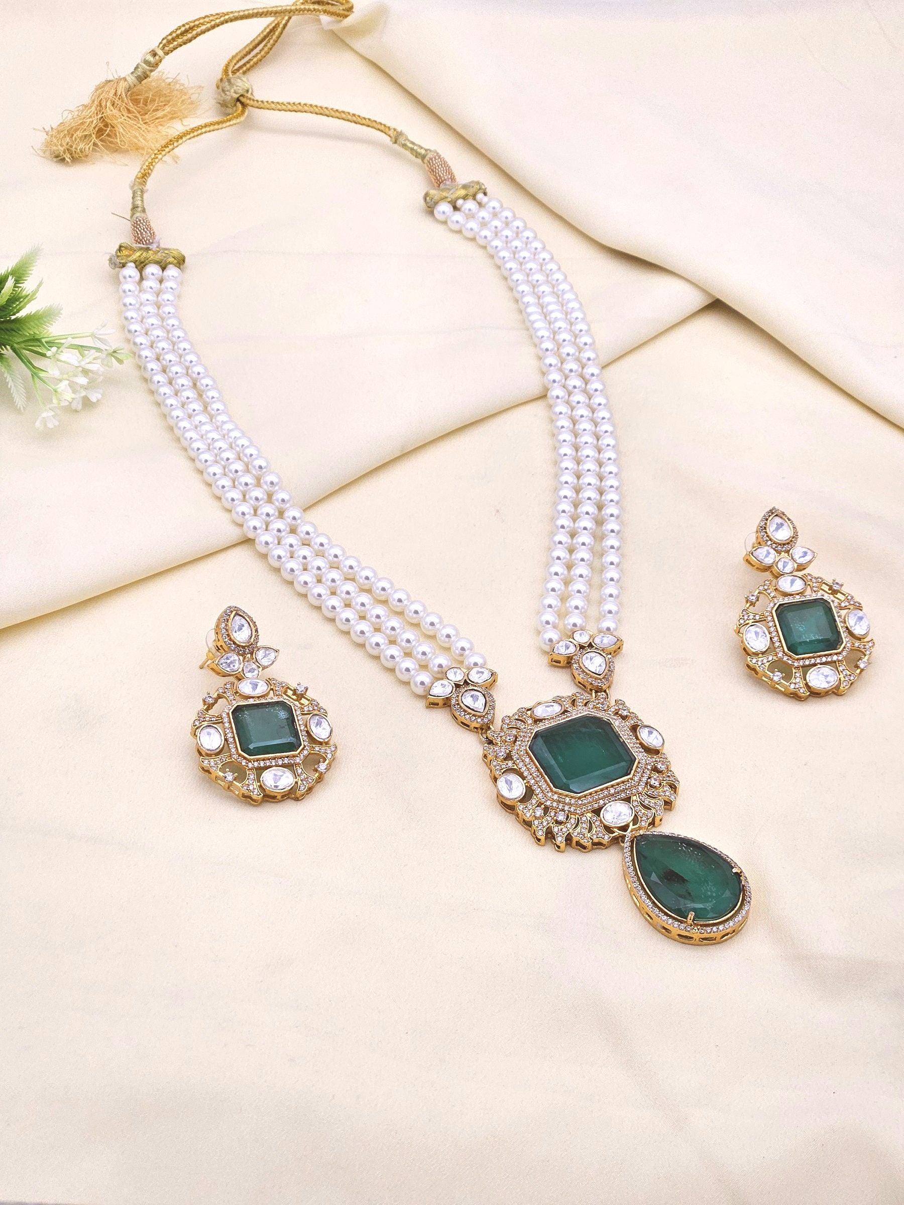 GORGEOUS GOLD PLATED AD-POLKY GREEN DOUBLET QUARTZ SHELL PEARL STATEMENT NECKLACE-EARRING SET