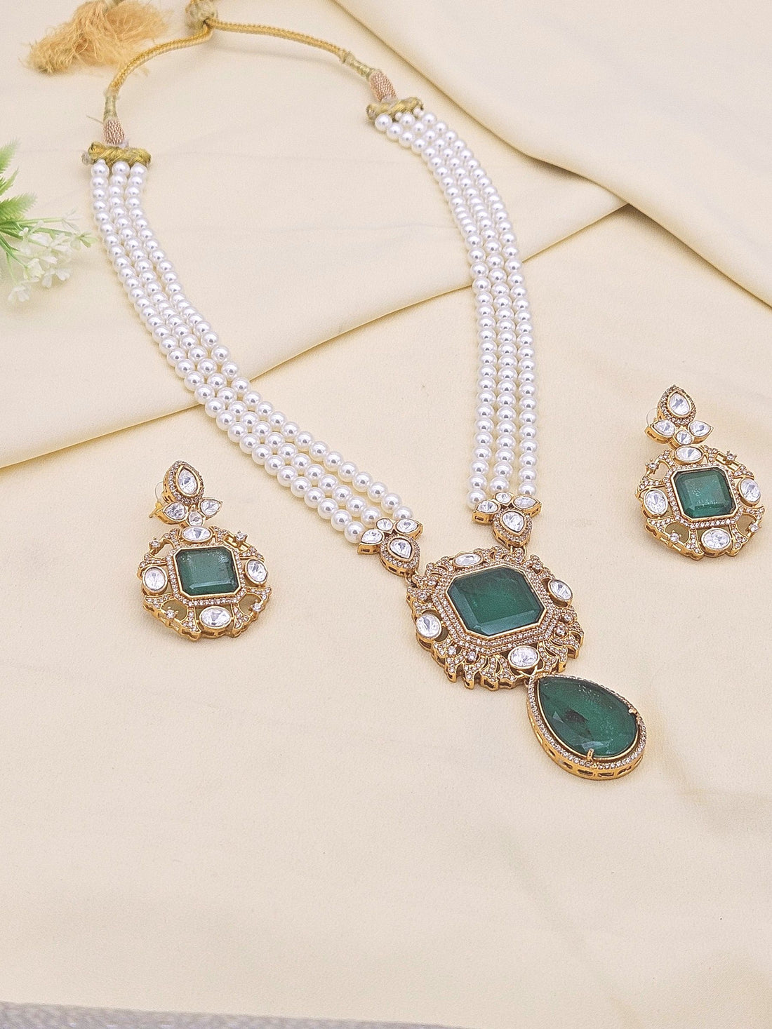 GORGEOUS GOLD PLATED AD-POLKY GREEN DOUBLET QUARTZ SHELL PEARL STATEMENT NECKLACE-EARRING SET