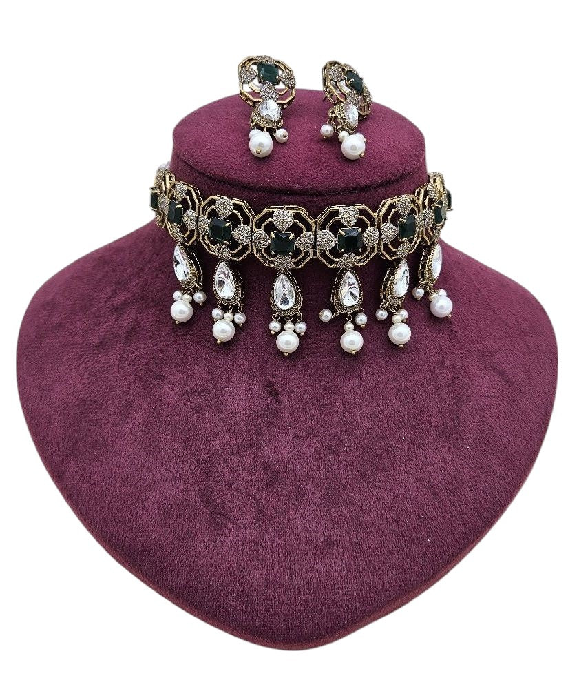 Traditional antique gold choker and earrings – elegant women's jewelry set with fine designer finish
