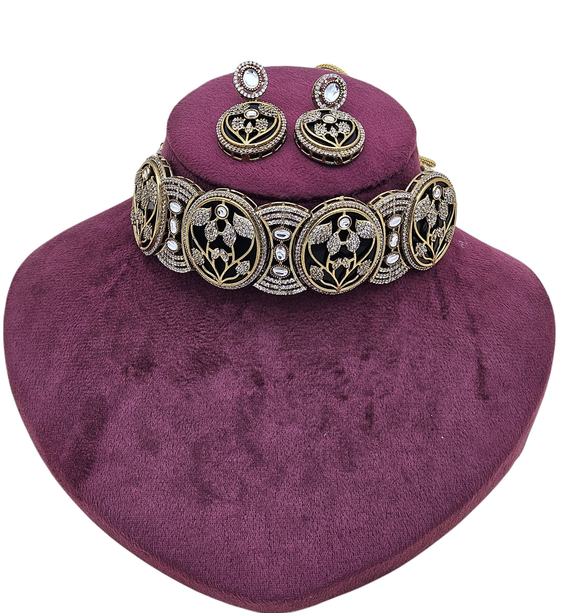 Elegant antique gold choker and earring set for women, featuring intricate designer detailing for party looks
