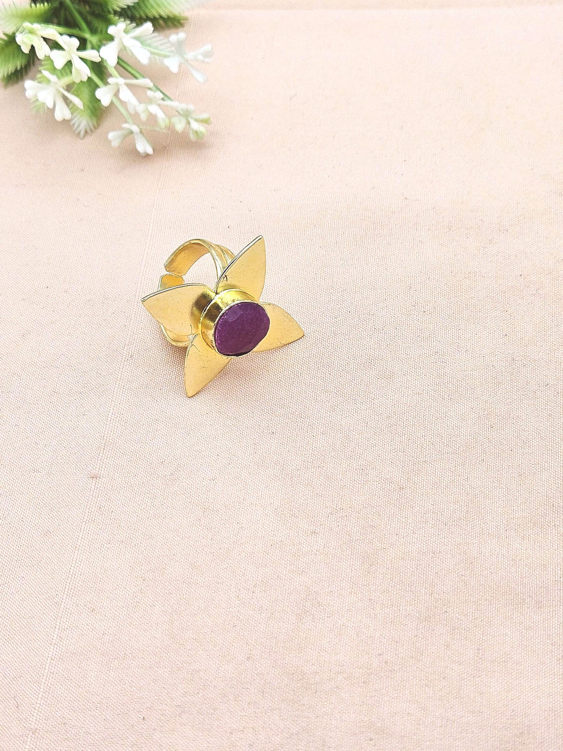 Awesome Gold plated Red Hathipara Charming Leaf Designer US 7 Adjustable Finger Ring
