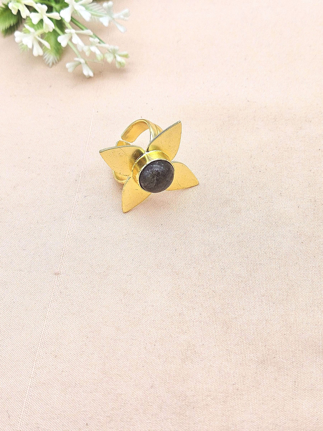 Awesome Gold plated Labradorite Charming Leaf Designer US 8 Adjustable Finger Ring