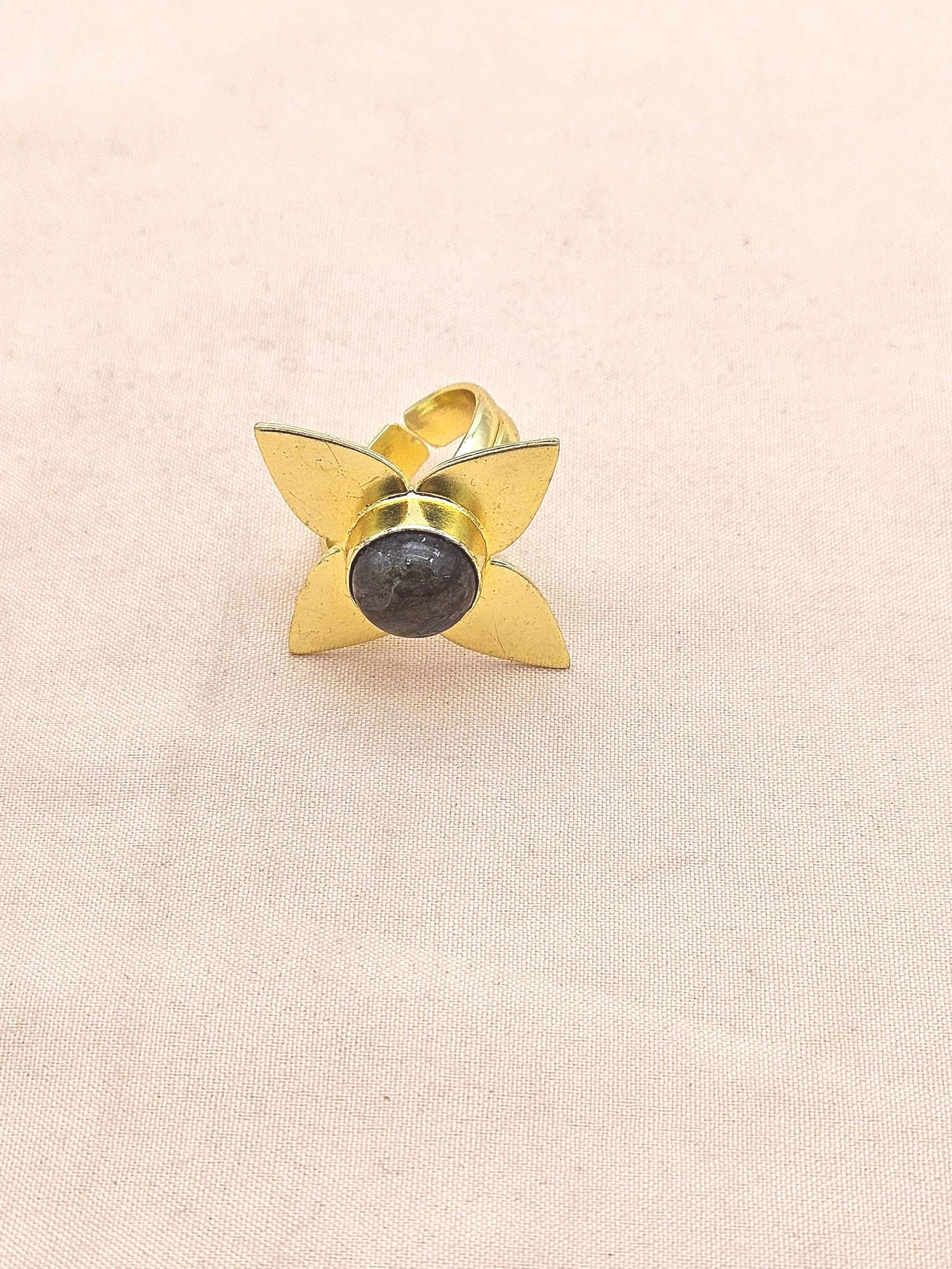 Awesome Gold plated Labradorite Charming Leaf Designer US 8 Adjustable Finger Ring