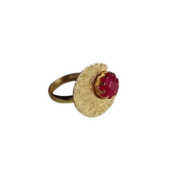 Awesome Gold plated Red Onyx stone Round Designer Finger Ring for women