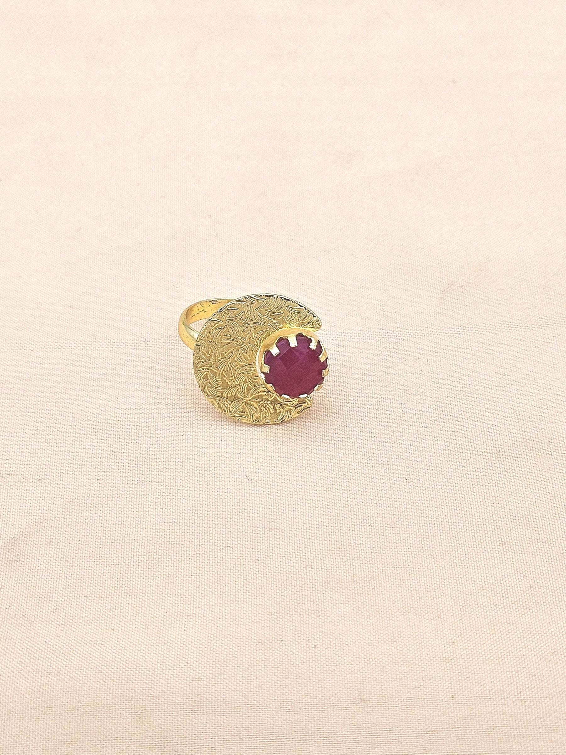 Awesome Gold plated Red Onyx stone Round Designer Finger Ring for women