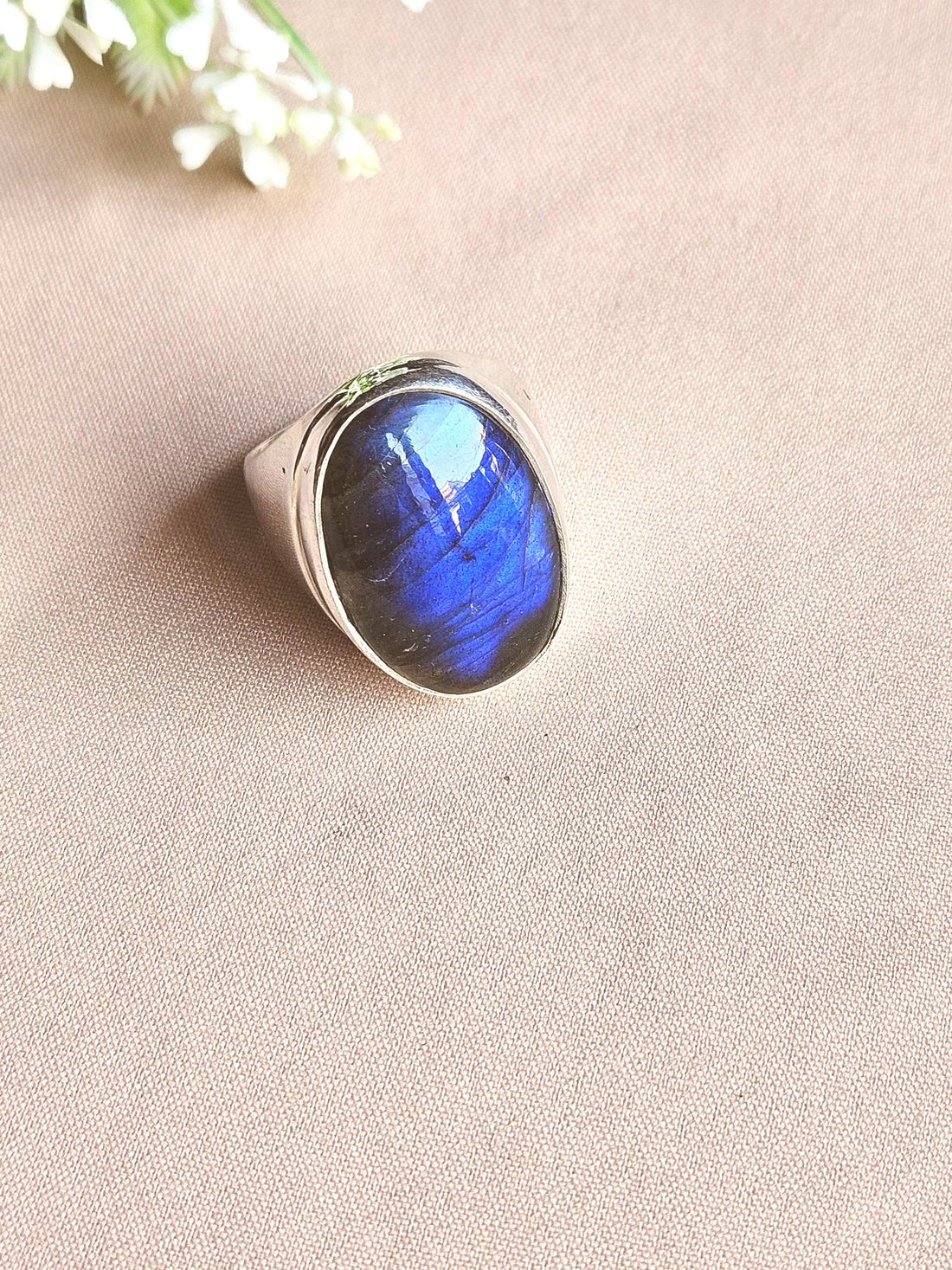 Artisan Labradorite Gemstone Ring – Silver Plated GS Ring for Men