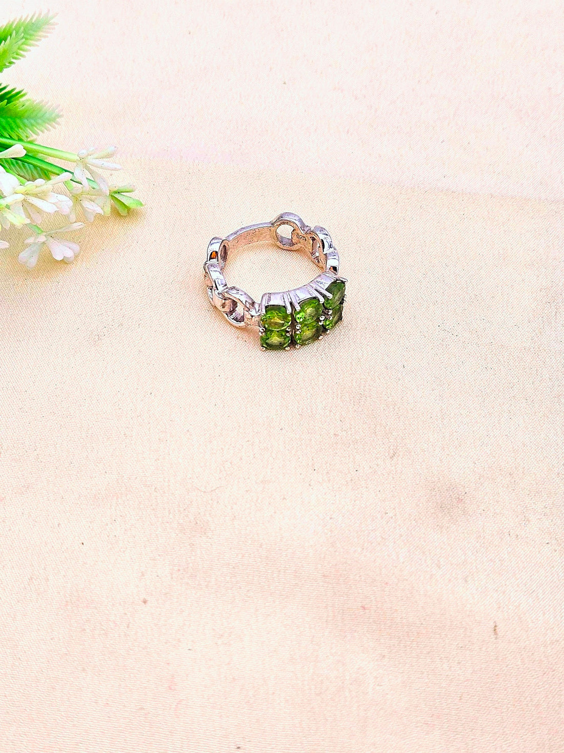 Fine Handcrafted 925 Sterling Silver Variation of Peridot & Garnet Stones Designer Finger Ring