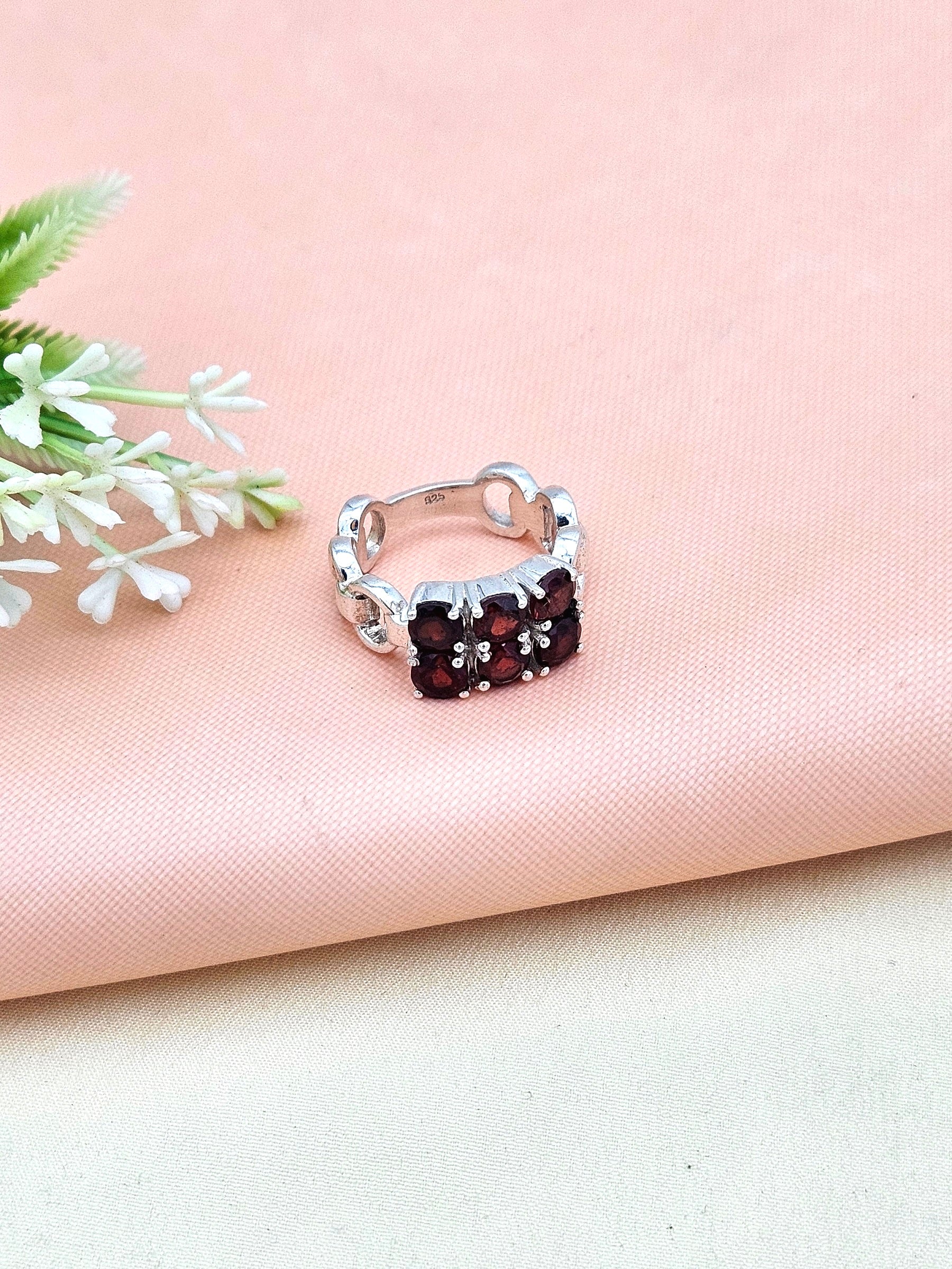 Fine Handcrafted 925 Sterling Silver Variation of Peridot & Garnet Stones Designer Finger Ring