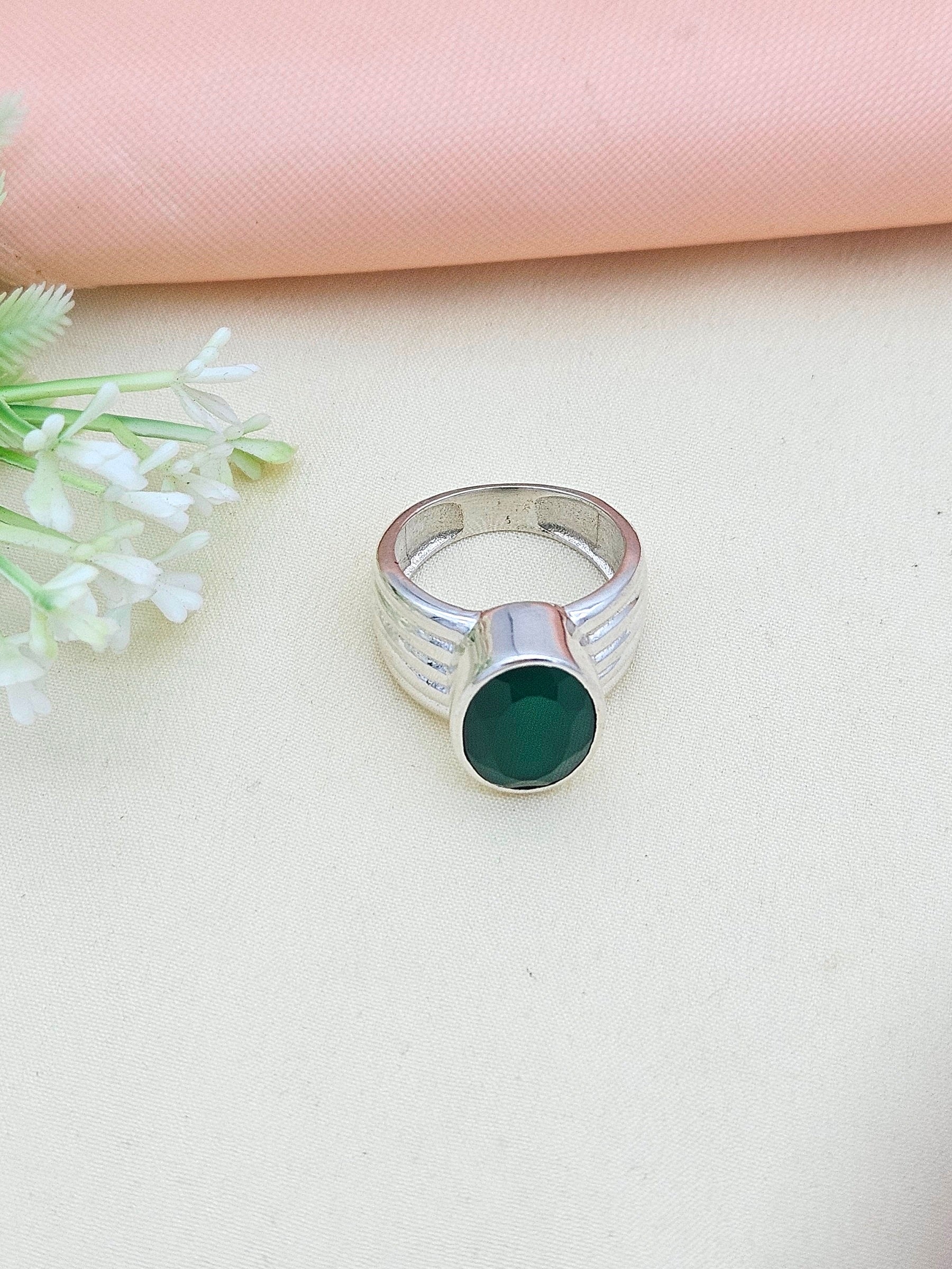 Fine Handcrafted 925 Silver Green Onyx Gem Stone Designer Finger Ring - US Size 8
