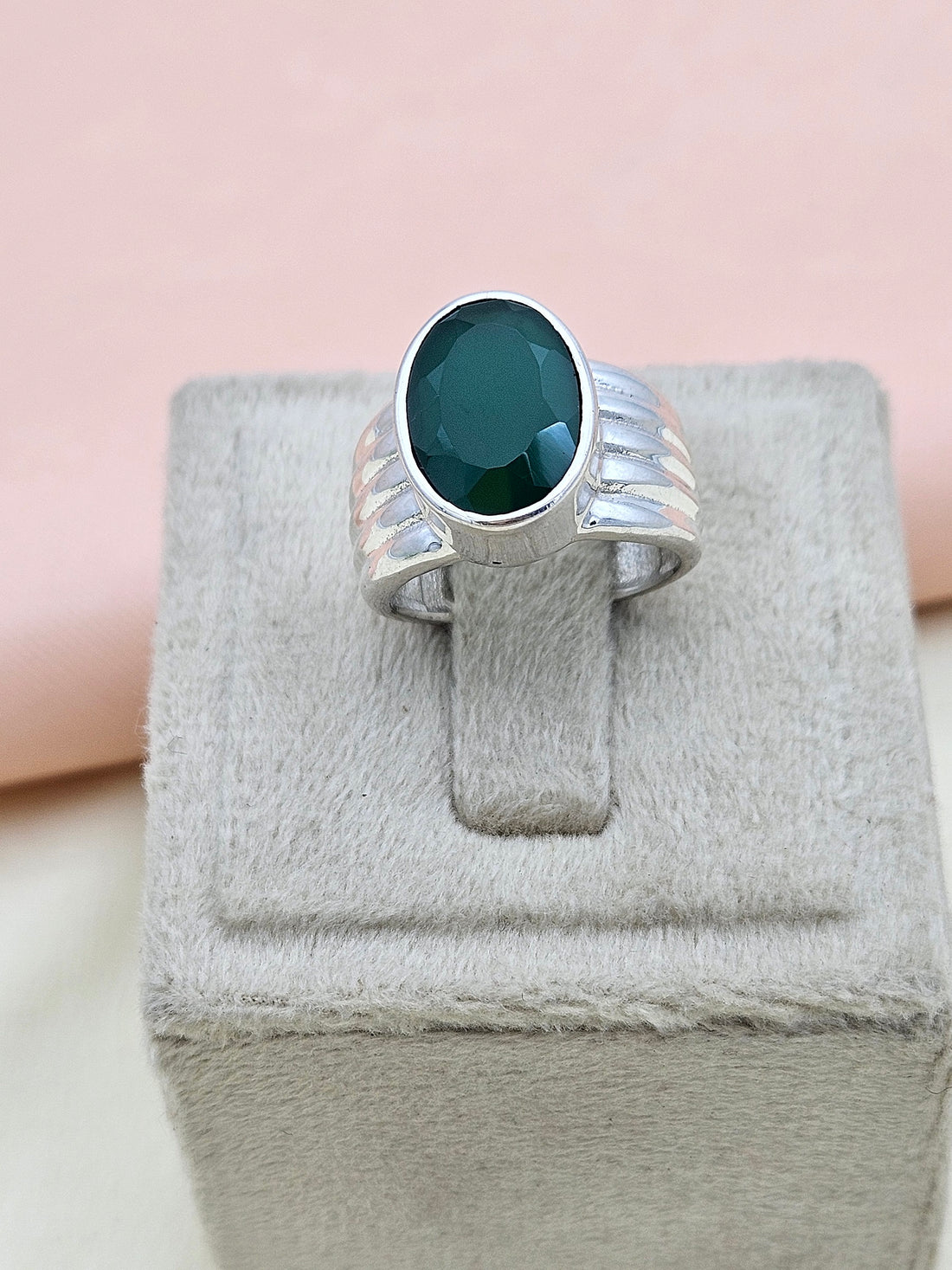 Fine Handcrafted 925 Silver Green Onyx Gem Stone Designer Finger Ring - US Size 8