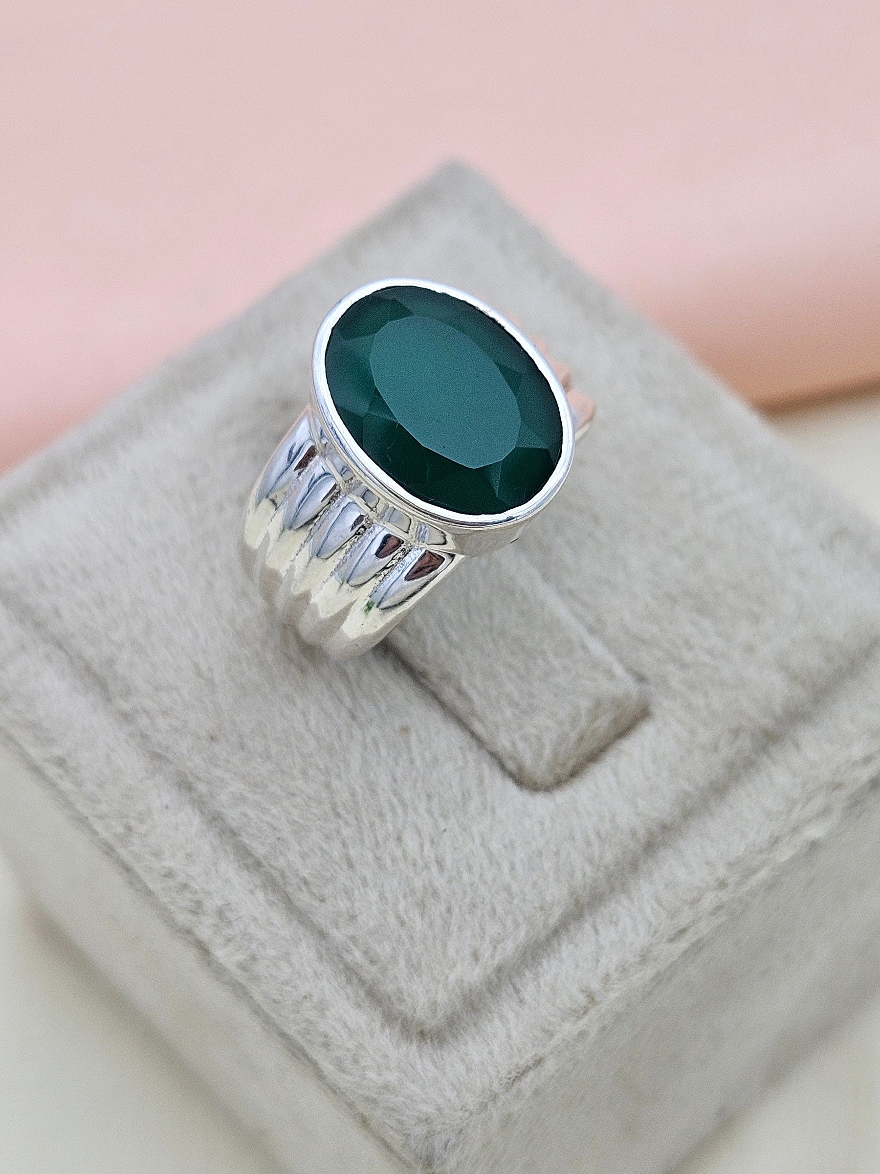 Fine Handcrafted 925 Silver Green Onyx Gem Stone Designer Finger Ring - US Size 8