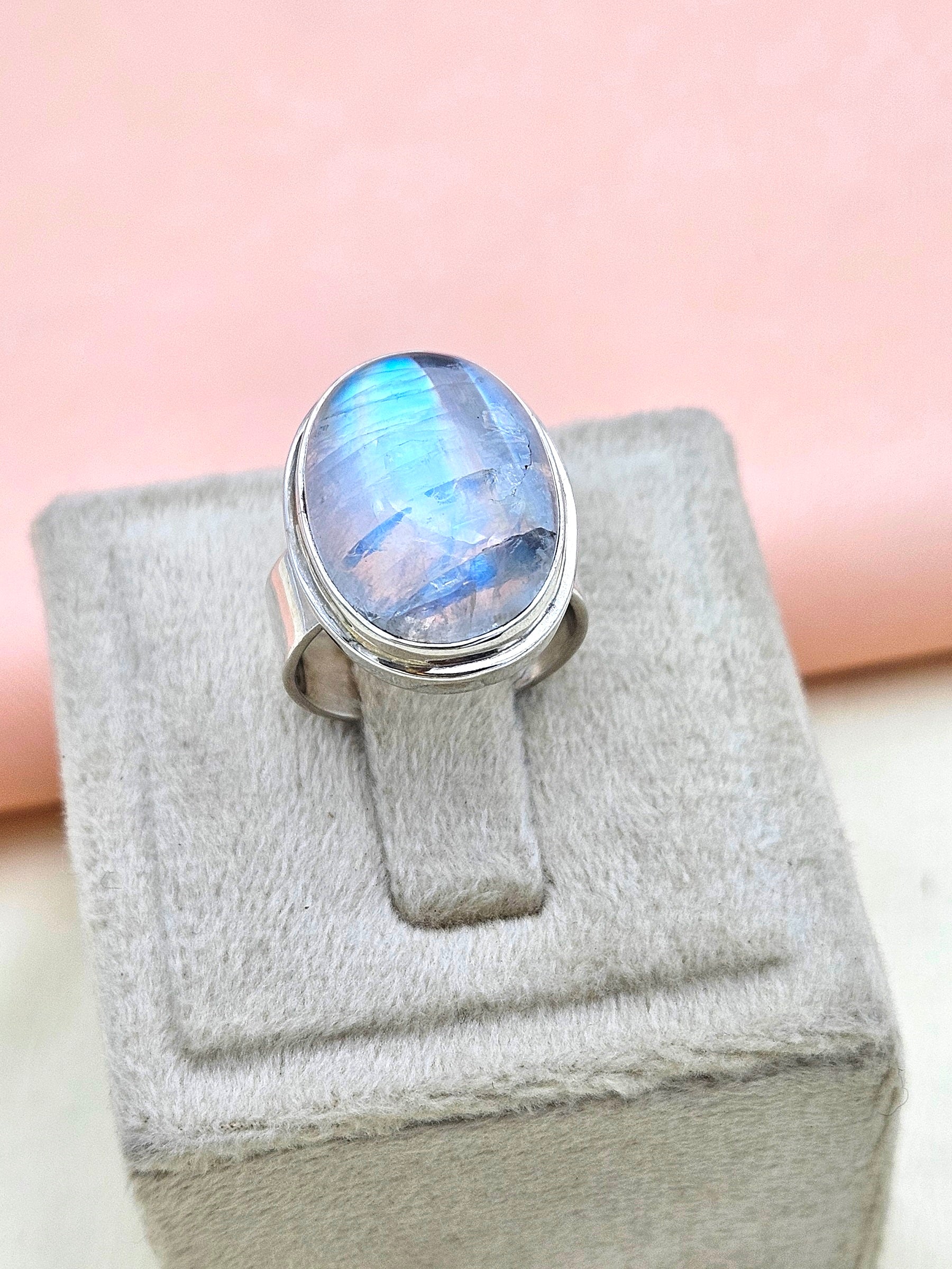 Gorgeous 925 Silver White Rainbow Gem Stone  Fine Handcrafted Designer Finger Ring - US Size 8