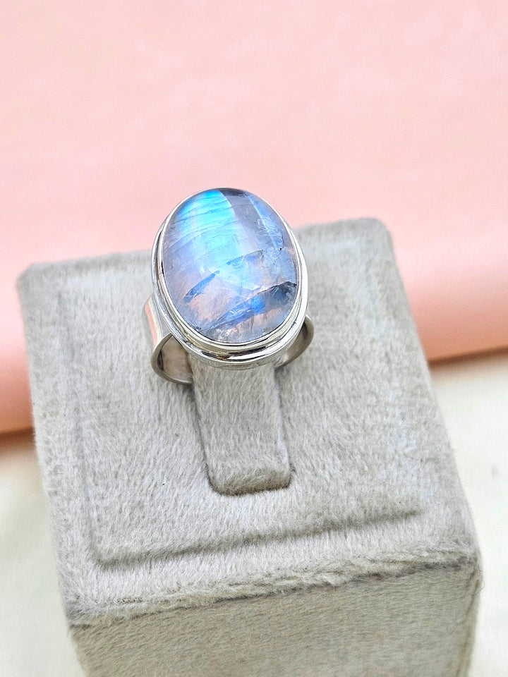 Gorgeous 925 Silver White Rainbow Gem Stone  Fine Handcrafted Designer Finger Ring - US Size 8