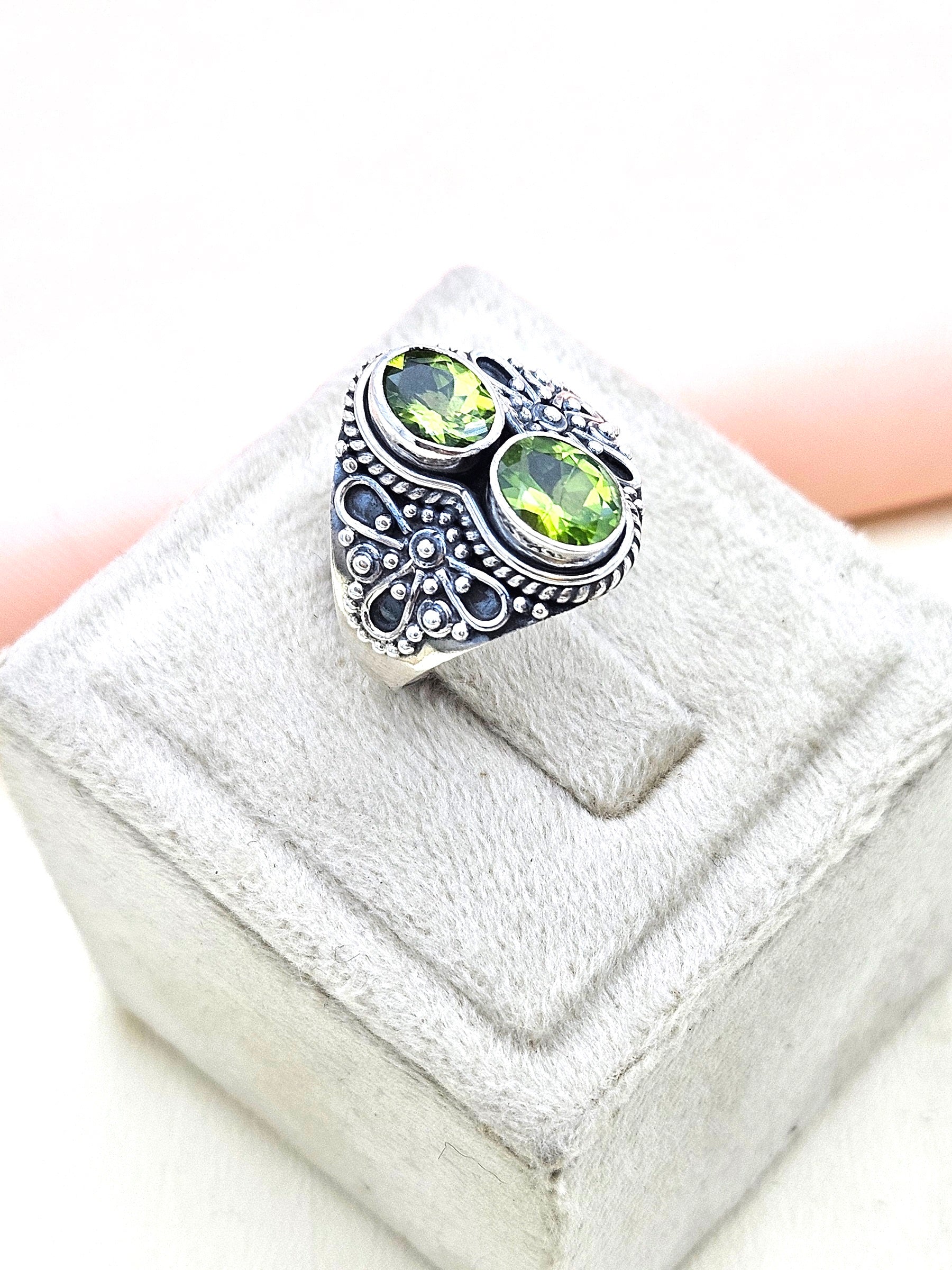 Fine Handcrafted 925 Silver Oxidized Variant Semi Precious Gem Stones Awesome Designer Finger Ring