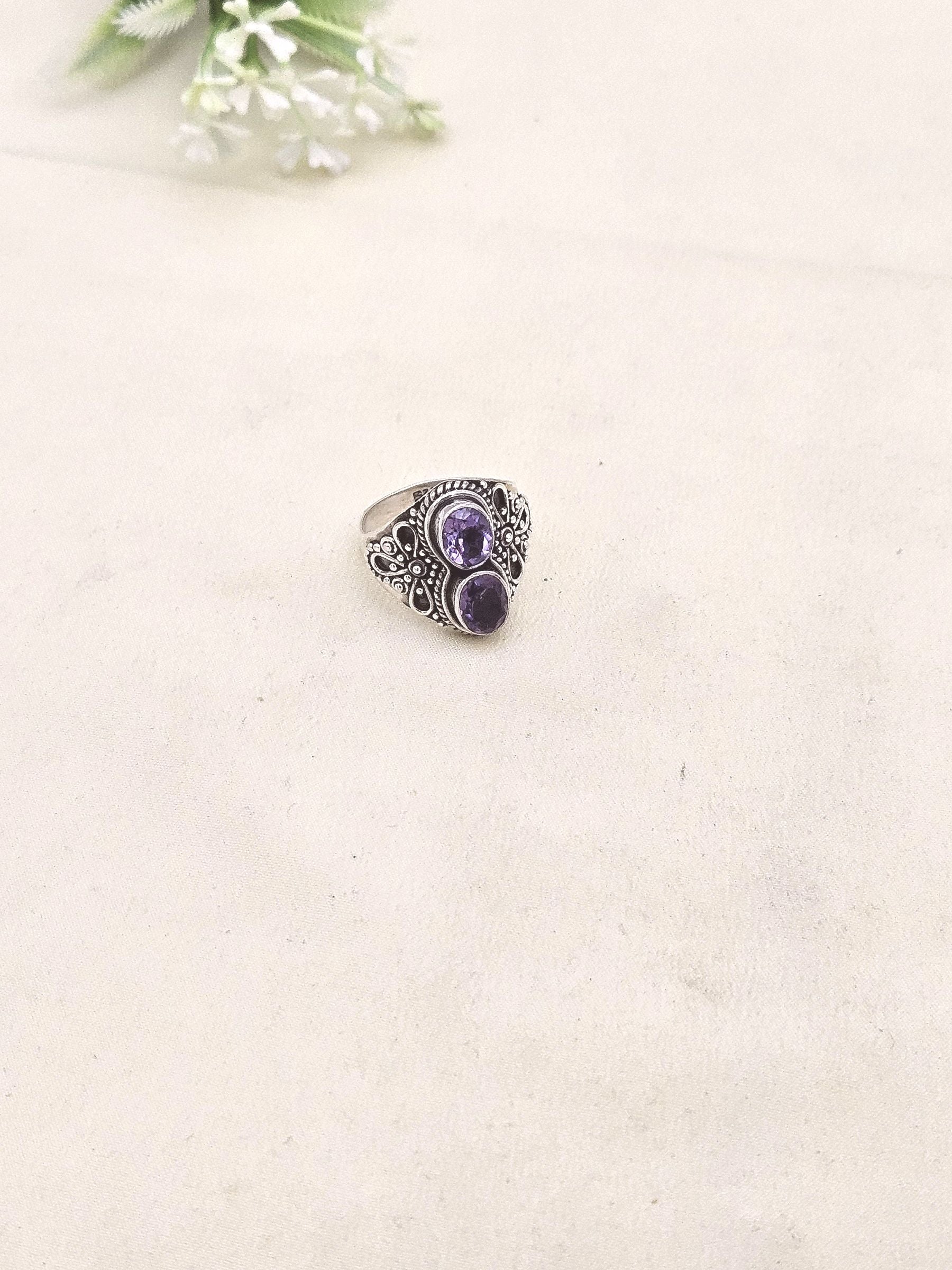 Fine Handcrafted 925 Silver Oxidized Variant Semi Precious Gem Stones Awesome Designer Finger Ring