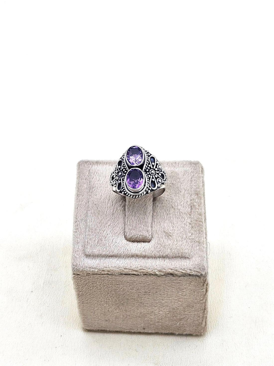 Fine Handcrafted 925 Silver Oxidized Variant Semi Precious Gem Stones Awesome Designer Finger Ring