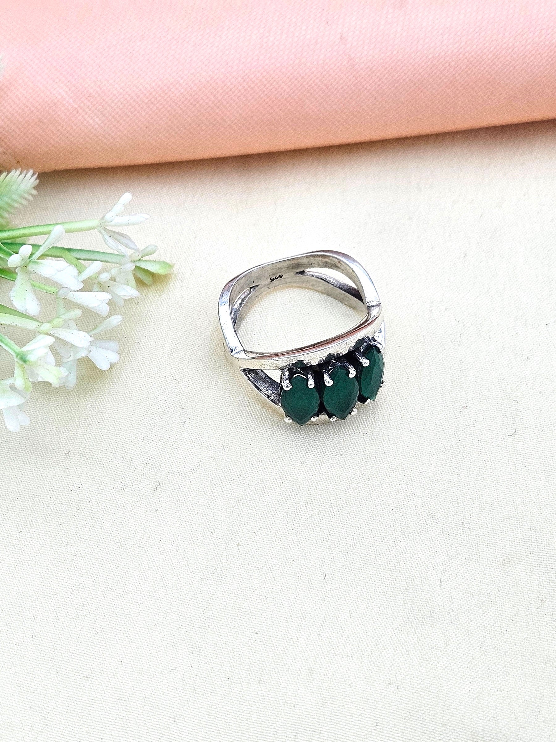 Fine Handcrafted 925 Silver Oxidized Green Onyx Gem Stone Awesome Designer Finger Ring - US Size 8