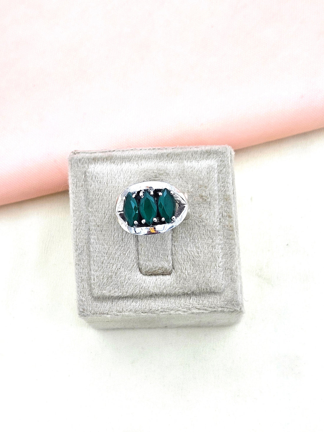 Fine Handcrafted 925 Silver Oxidized Green Onyx Gem Stone Awesome Designer Finger Ring - US Size 8