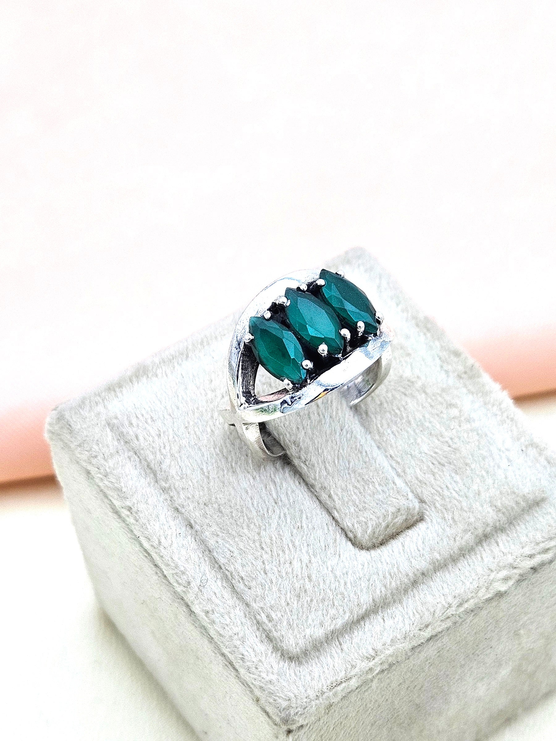 Fine Handcrafted 925 Silver Oxidized Green Onyx Gem Stone Awesome Designer Finger Ring - US Size 8