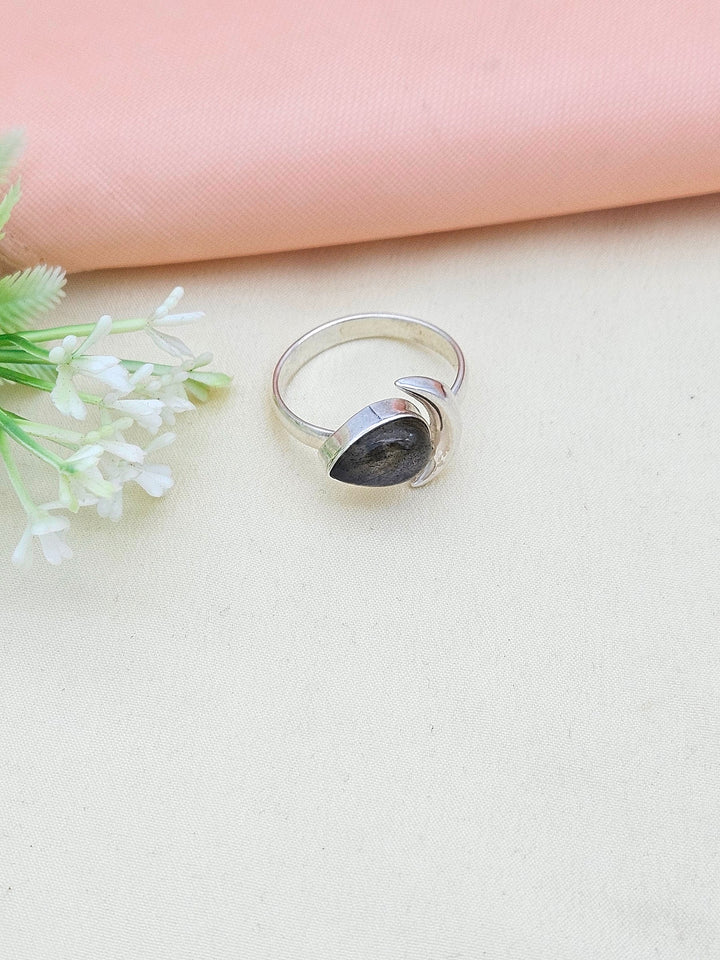 Fine Handcrafted 925 Silver Oxidized Labradorite Gem Stone Awesome Designer Finger Ring - US Size 10.5