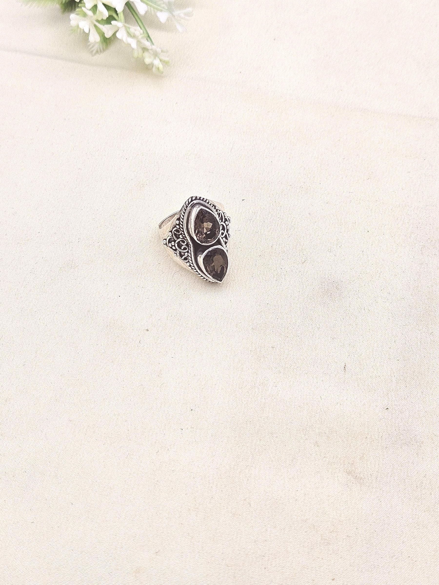 Fine Handcrafted 925 Silver Oxidized Variant Gem Stones Awesome Designer Finger Ring