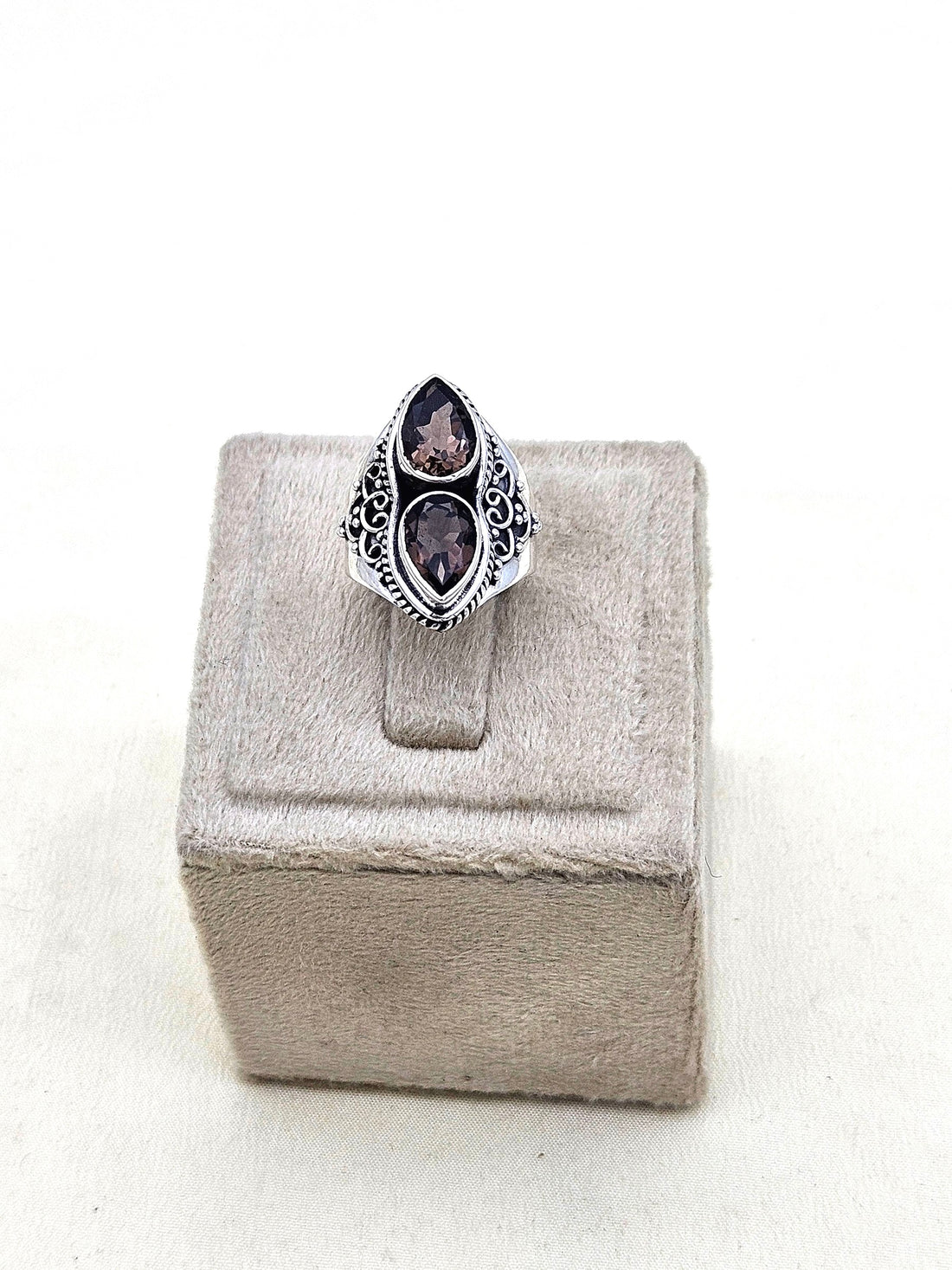 Fine Handcrafted 925 Silver Oxidized Variant Gem Stones Awesome Designer Finger Ring