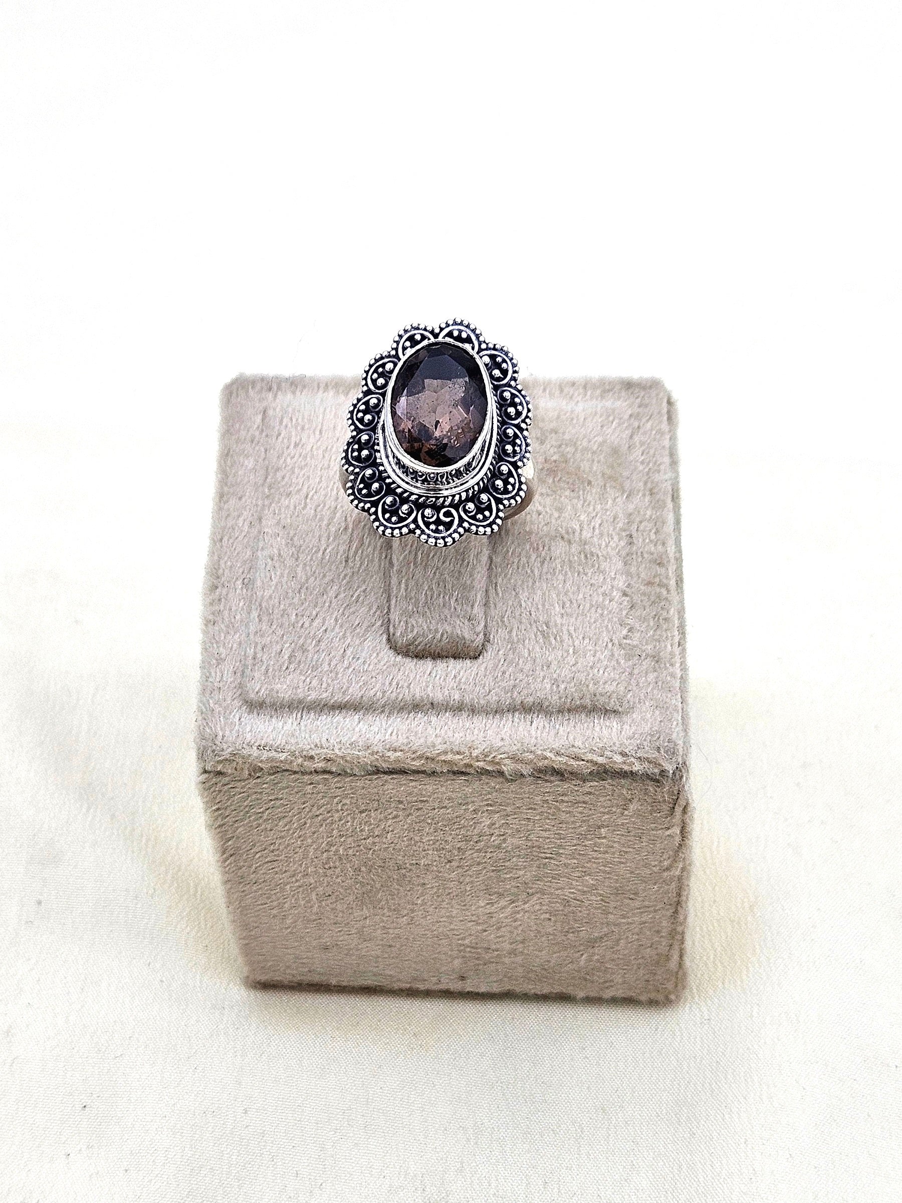 Fine Handcrafted 925 Silver Oxidized Variant Gem Stones Awesome Designer Finger Ring
