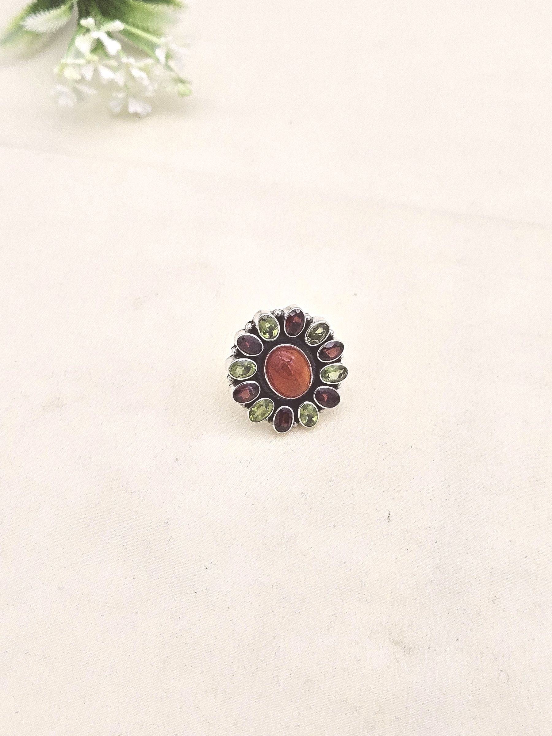 Fine Handcrafted 925 Silver Oxidized Peridot-Garnet-Carnelian Gem Stones Awesome Flower Designer Finger Ring