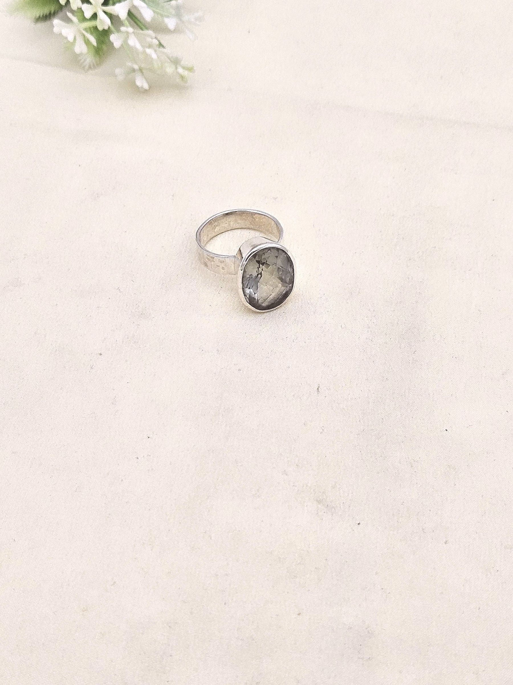 Fine Handcrafted 925 Silver Smoky Gem Stones Awesome Designer Finger Ring