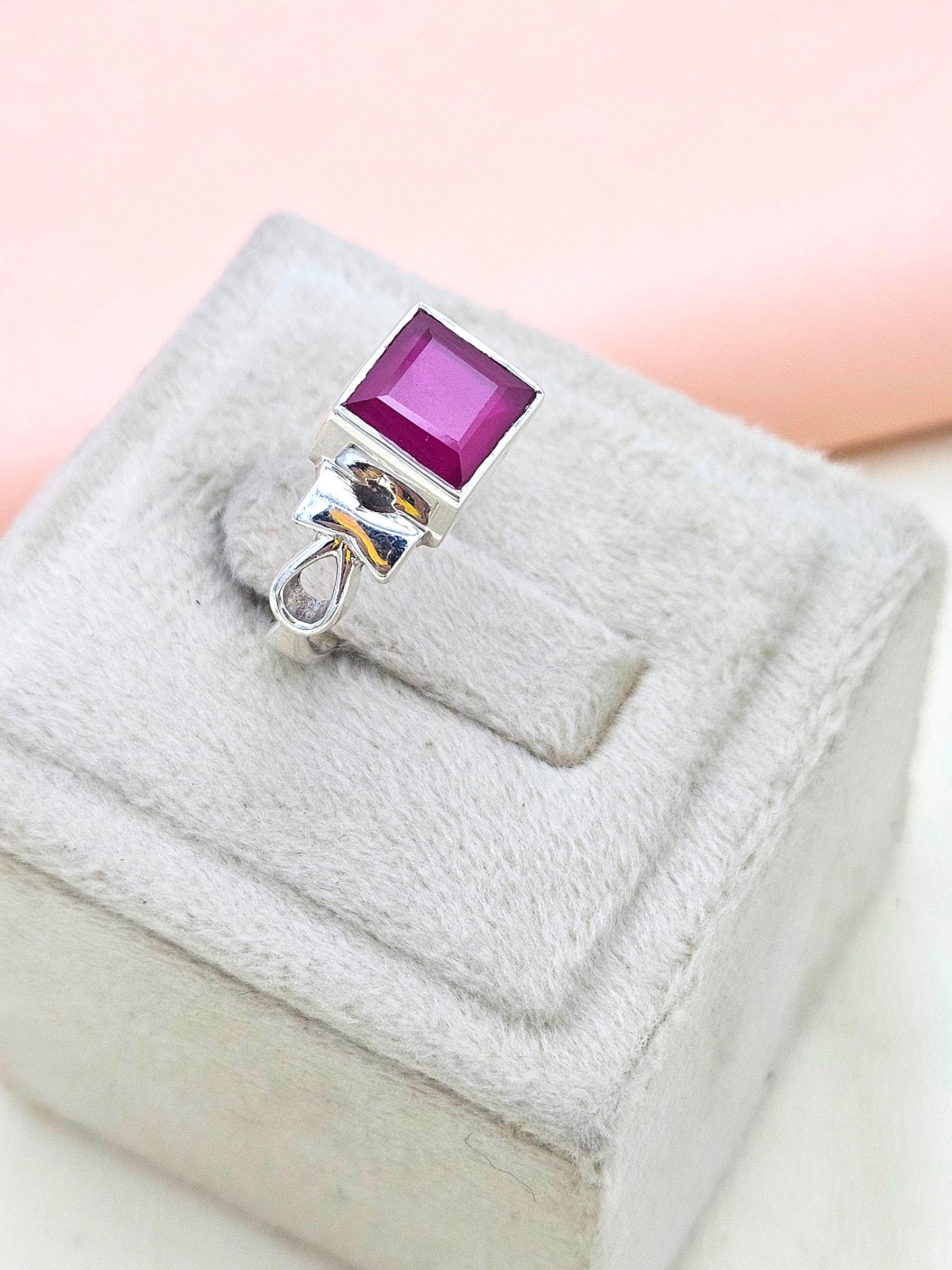 Fine Handcrafted 925 Silver Red Onyx Gem Stones Awesome Designer Finger Ring